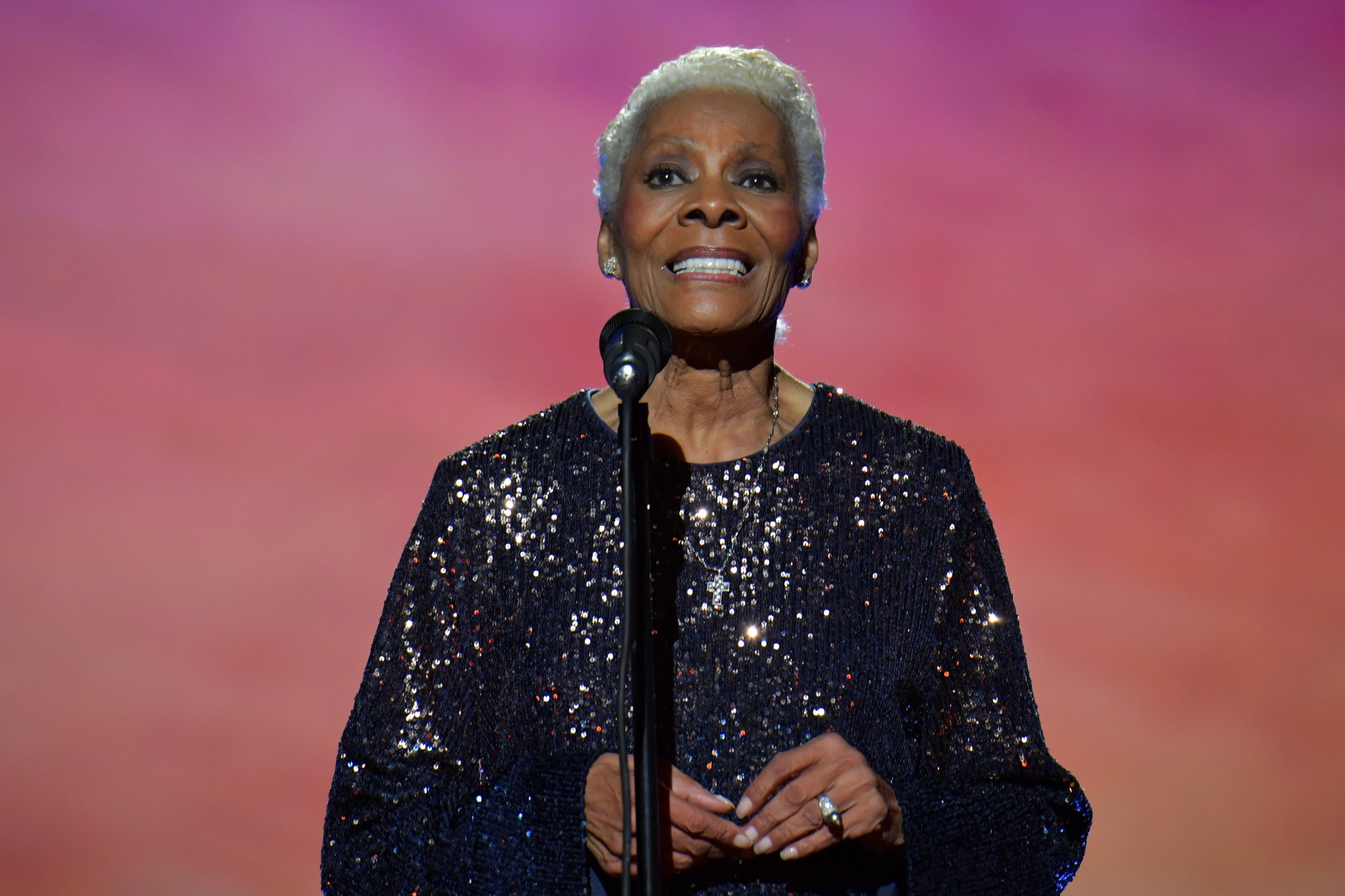  LOS ANGELES, CALIFORNIA - FEBRUARY 03: Dionne Warwick speaks onstage during MusiCares Persons of the Year Honoring Berry Gordy and Smokey Robinson at Los Angeles Convention Center on February 03, 2023 in Los Angeles, California. (Photo by Lester Coh