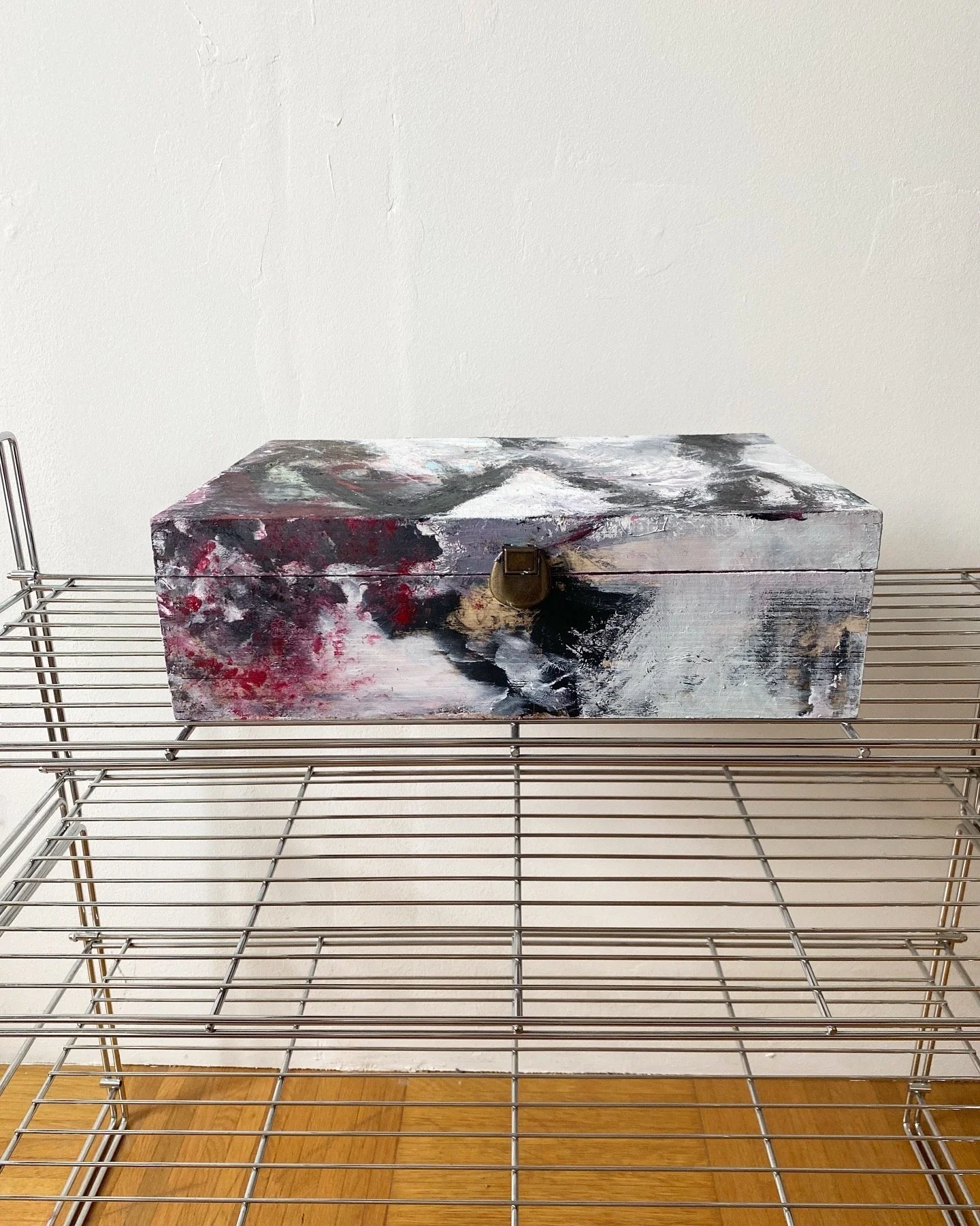 THE BOX (Grief 9), 34x25.5x10.5cm, 2025