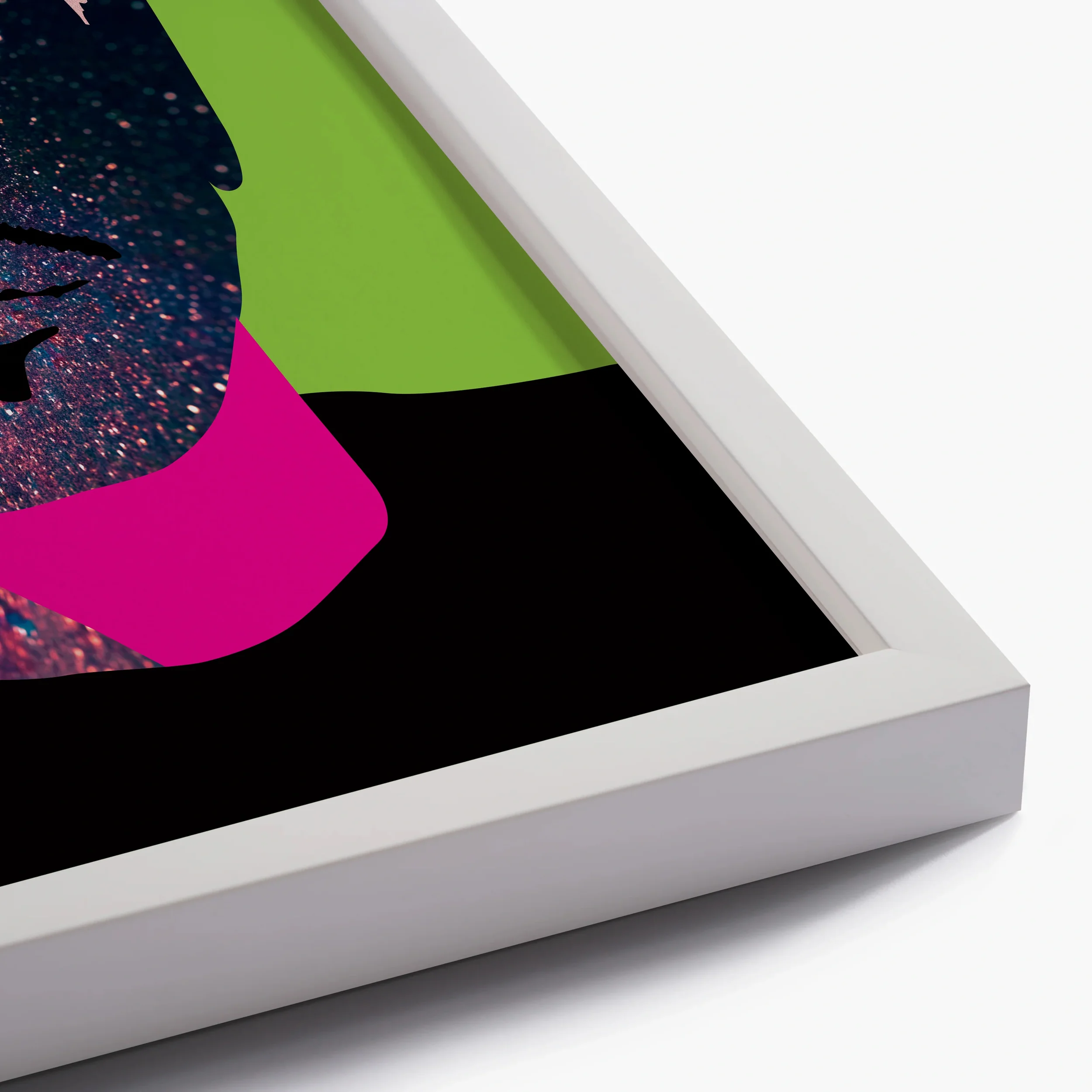 02 Dante_White Frame Close Up_01.webp