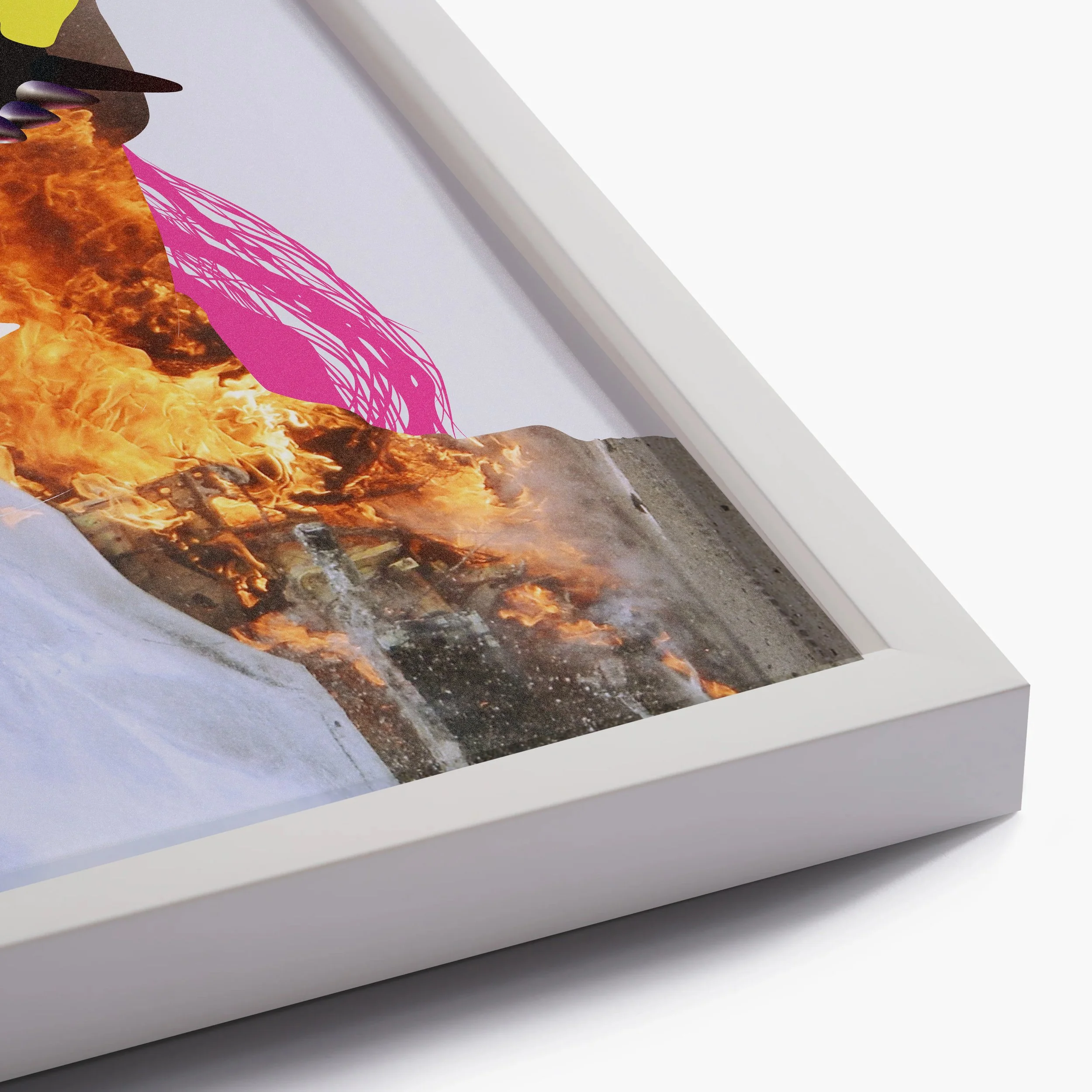 08 Spitze_White Frame Close Up_01.jpg