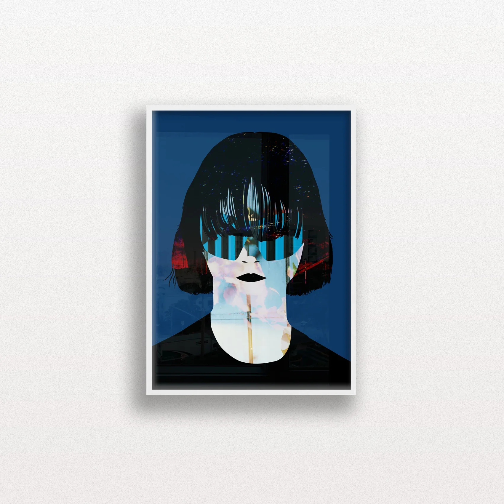 09 Luna_White Frame_01.webp