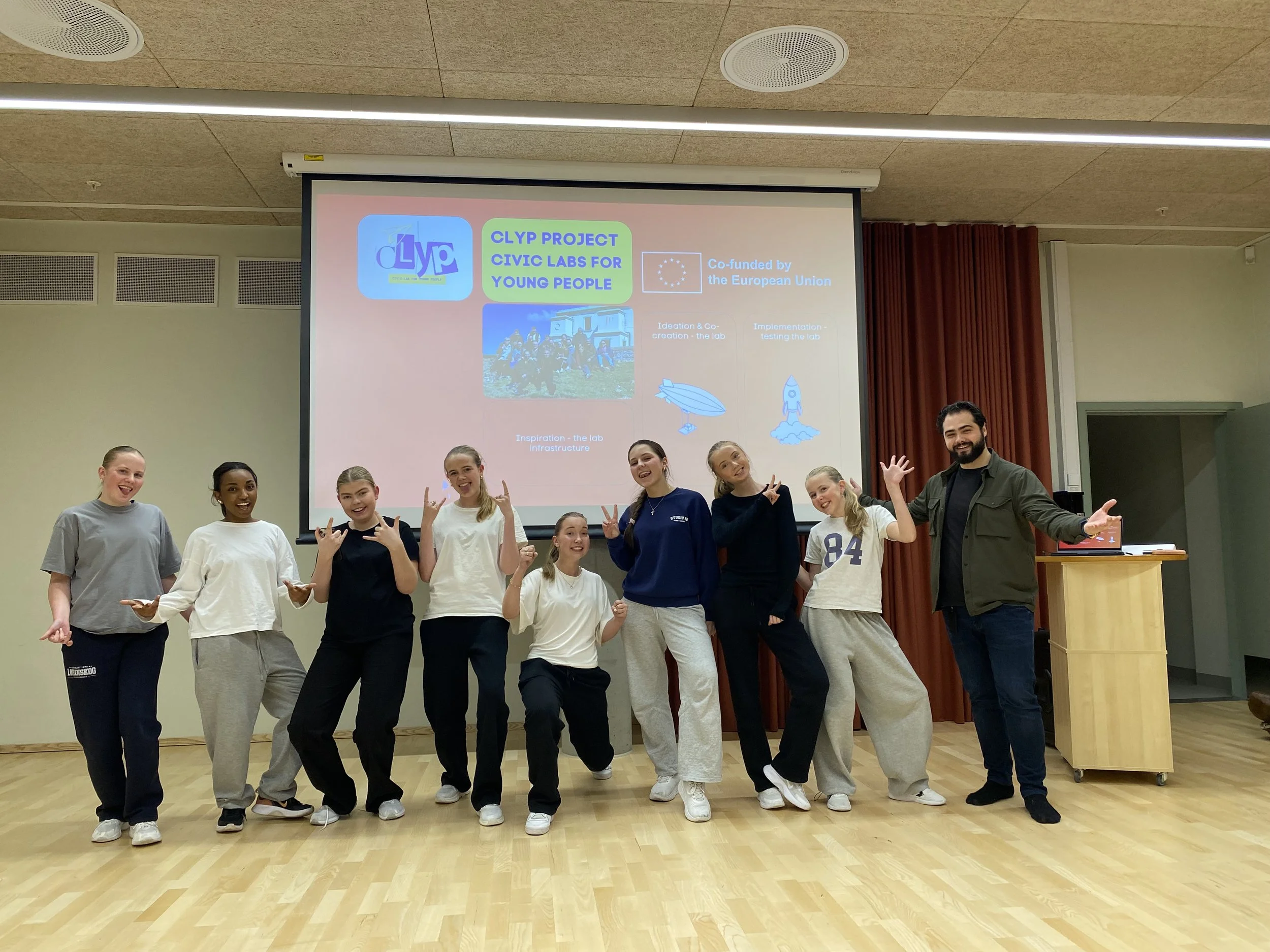 VerdensUNG møter unge dansere! 