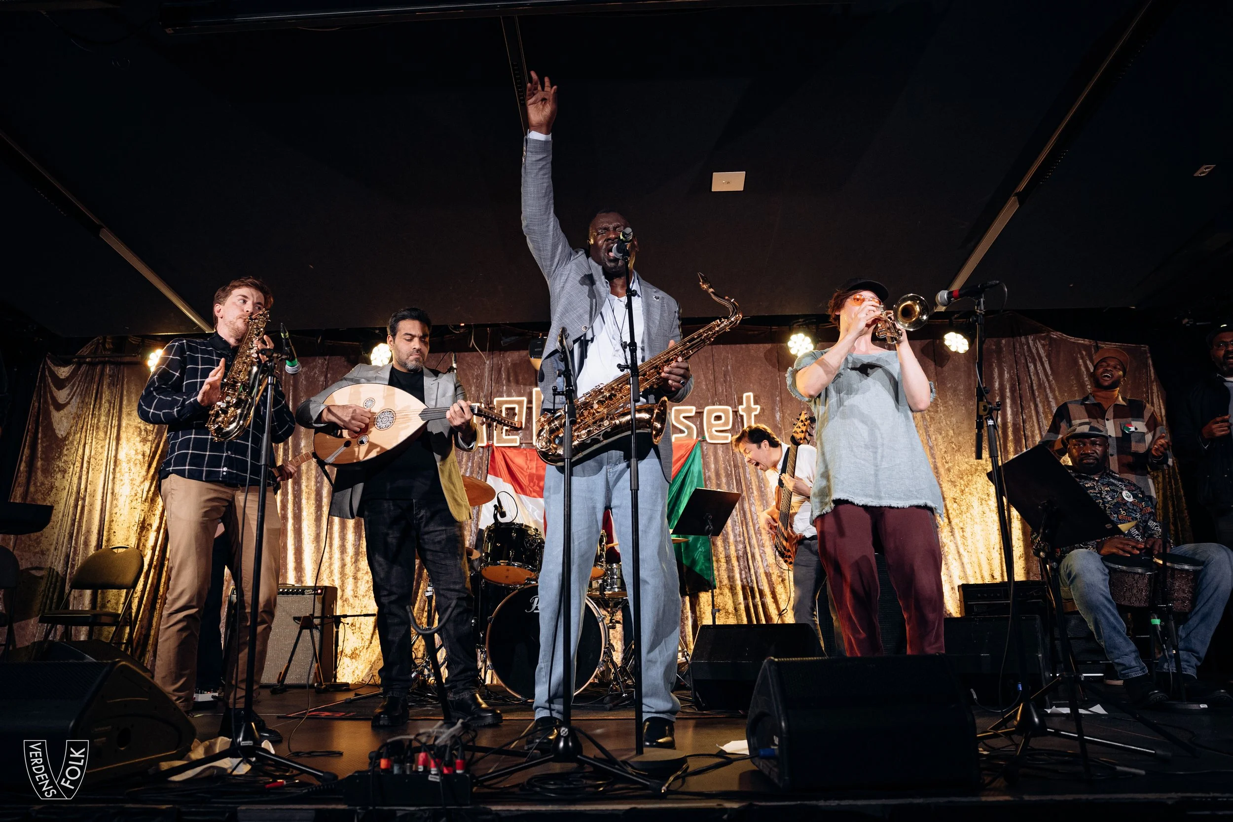 En kveld fylt av rytmer, fellesskap og solidaritet