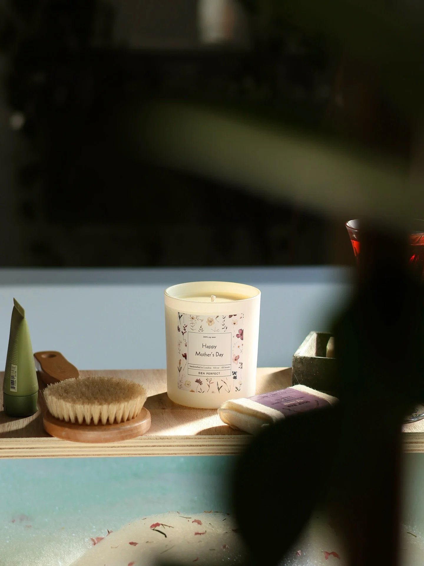 Last chance for Mother&rsquo;s Day gifts! 💐

Order today to make sure your candle, diffuser, or gift set arrives in time. All orders placed today will be sent with FREE 1st Class shipping so you can spoil Mum without the stress ☺️🙌
.
.
.
.
.
#candl