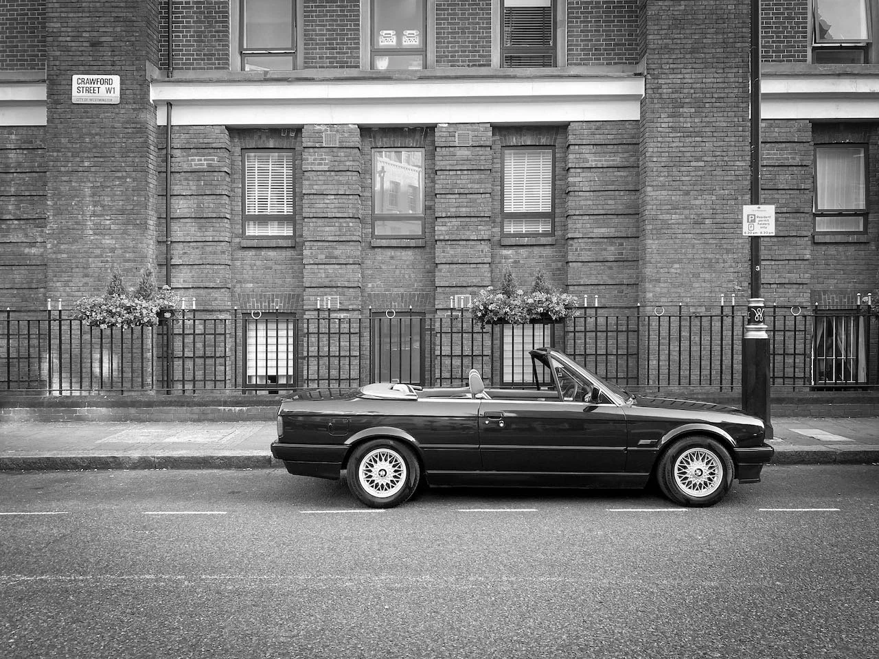 YIO5908 Crawford Street