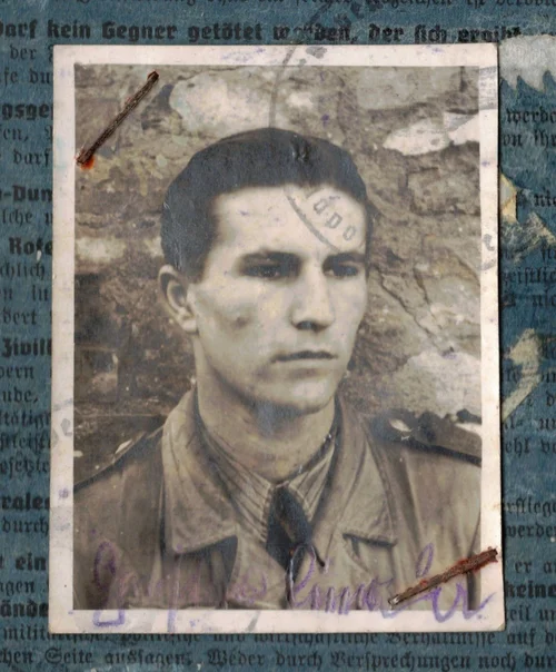 Cimala’s Soldbuch portrait photo