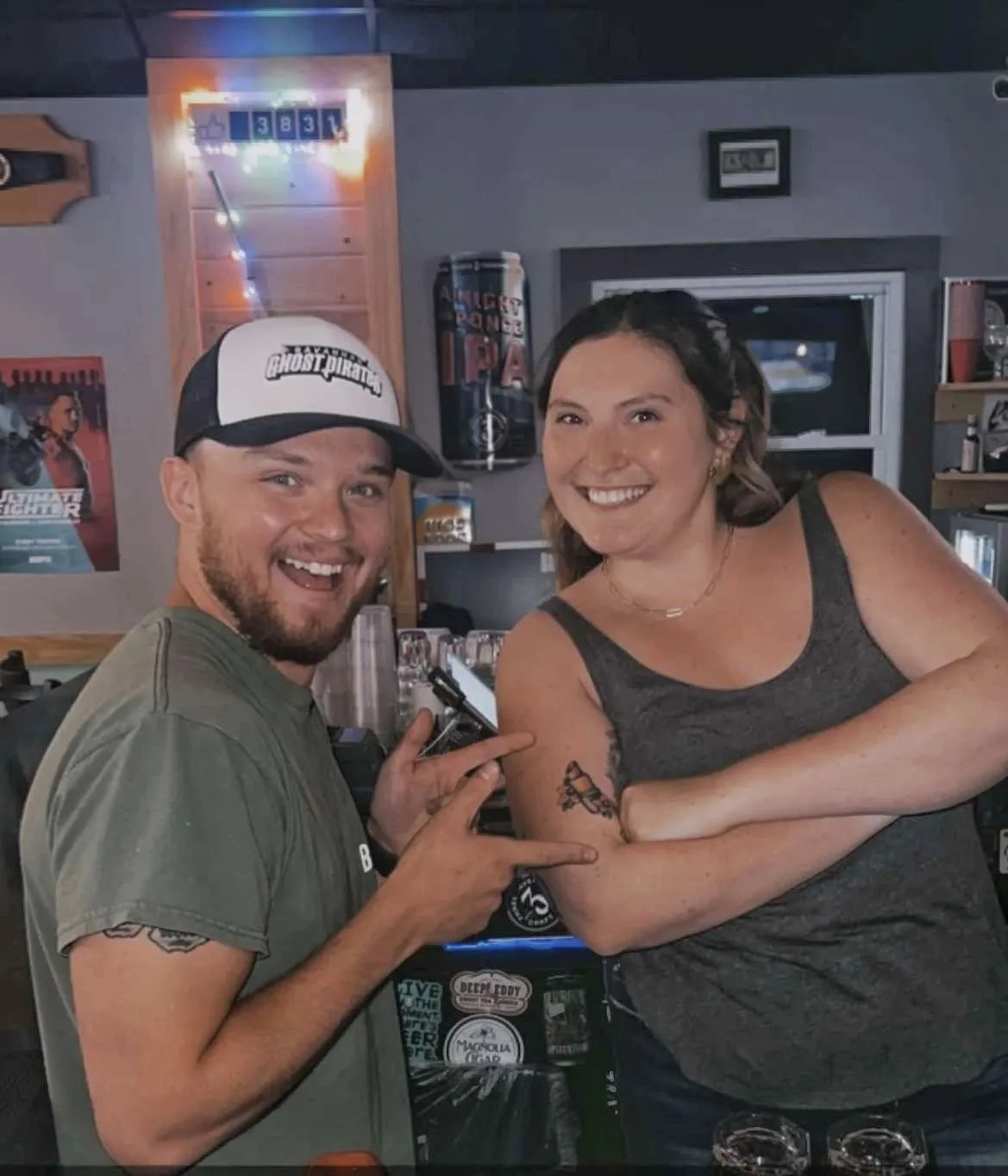 Guess who is filling in for Cheese this Sunday night!? The one, the only, Magatron! If you've been missing Maggie now's your chance to swing by and catch up! 
 #whattodoinsavannah #sportsbar #SupportSmallBusiness #thingstodoinsavannah #celebritybarte