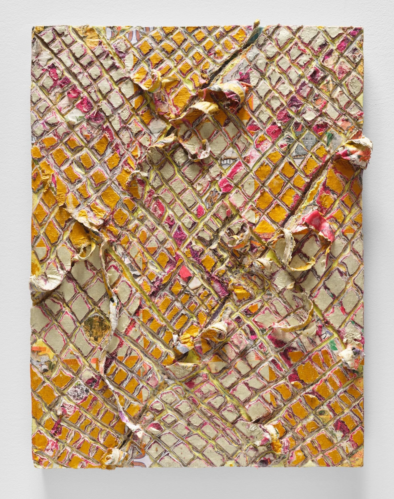 Sculptural carved paper artwork Dinero Viejo de Familia (2022)
