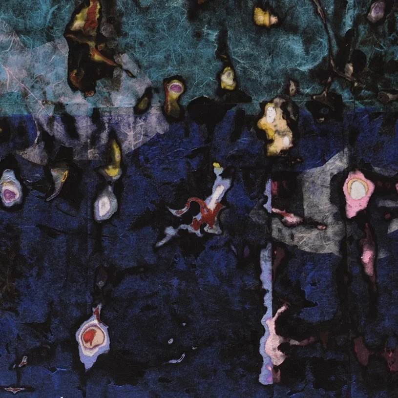 Surface detail of Peixinha with exposed layers and sculptural cuts