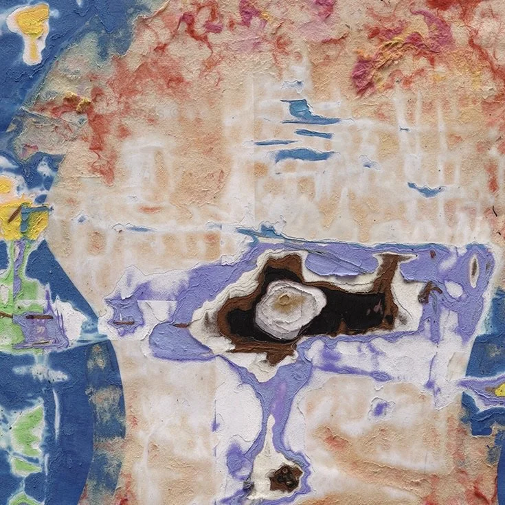Surface detail of Emberloo with exposed layers and sculptural cuts