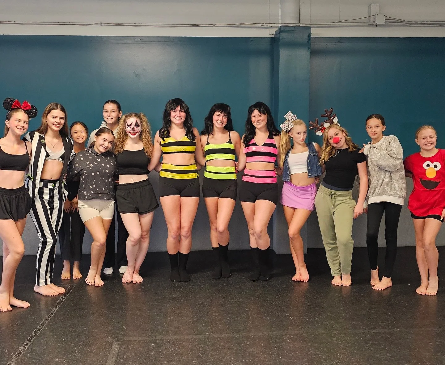It was a SPOOKtacular Halloween week at the studio! There were so creative costume ideas, and we always love seeing all the old recycled dance costumes! Shout out to our seniors who survived a haunted house! 🎃👻
&hellip;
#seriousdancingseriousfun #d
