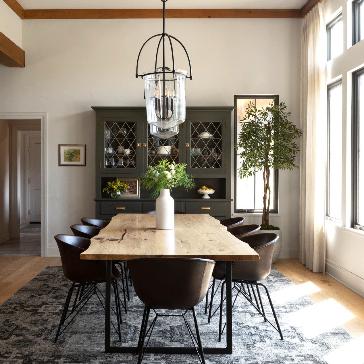 #MondayMantra: Shared intentions > individual goals.

Prime example? The dining room isn&rsquo;t outdated. It&rsquo;s just becoming intentional again.

In our home, we&rsquo;ve started a weekly family meeting around the table: time to reconnect, t