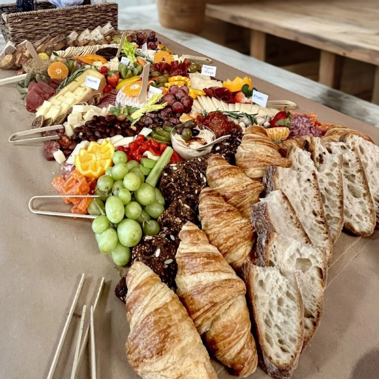 A few of our favorite sets up from this past week! 
.
.
#catering #203local #connecticut #events #fyp