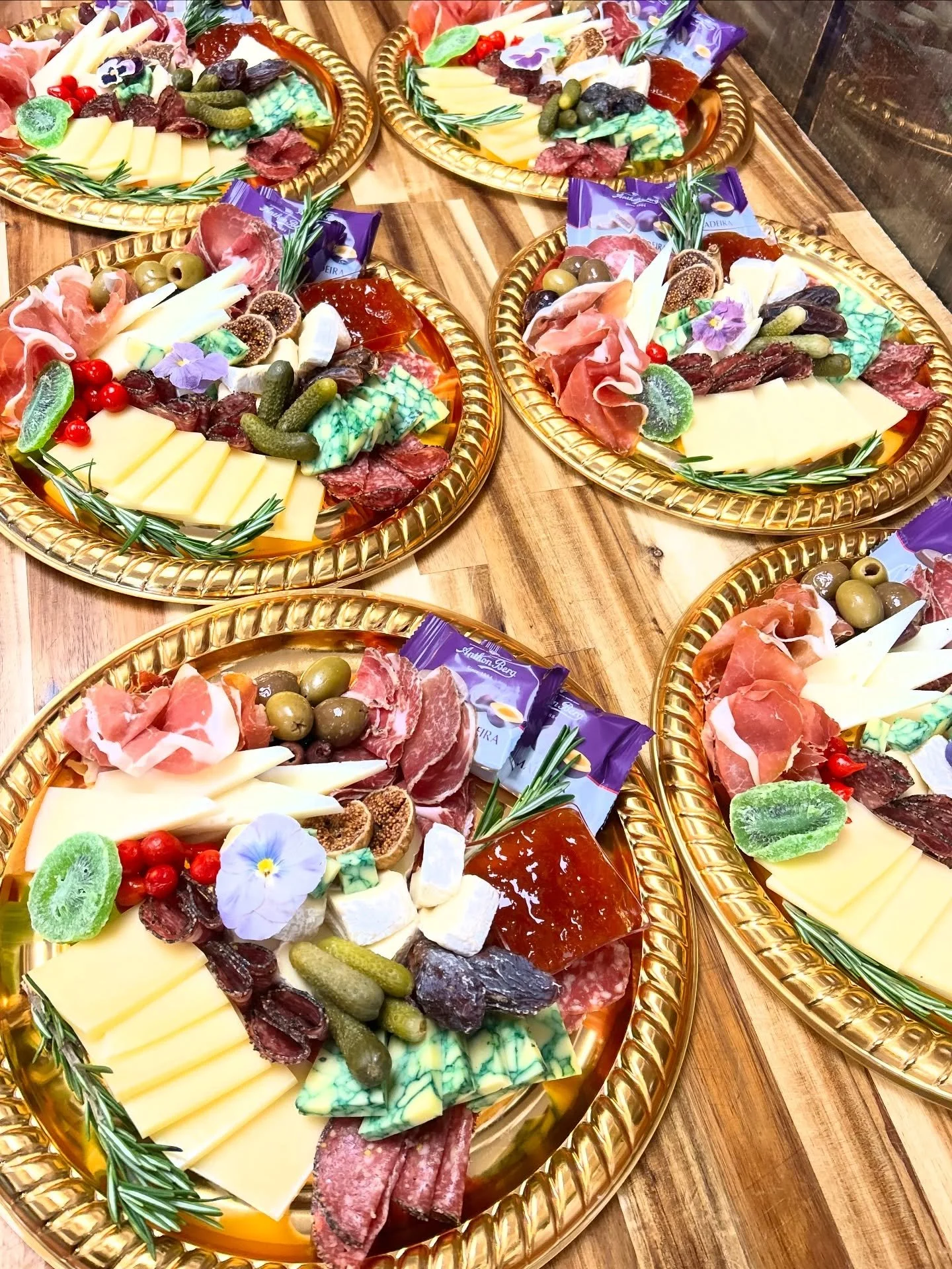 Custom trays for one of our customers 🧀