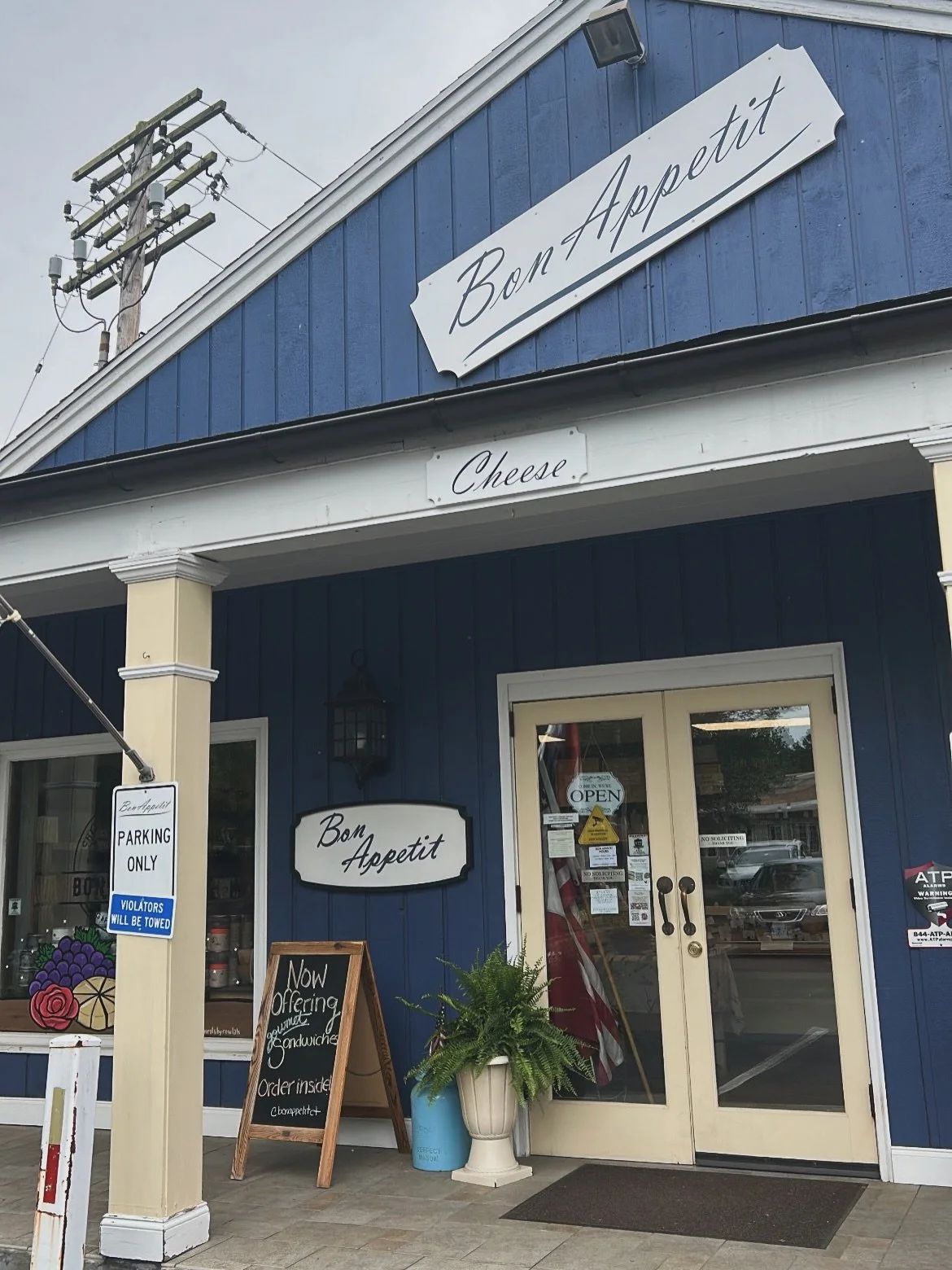 POV: you just stumbled upon your new favorite shop located in Hamden, CT &hearts;️