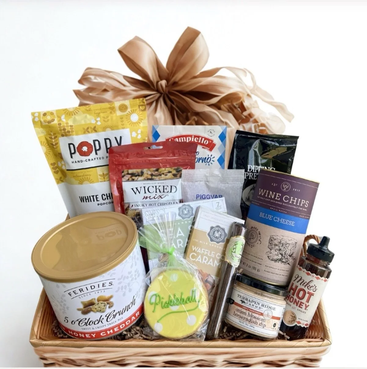 🎁 Father&rsquo;s Day Gourmet Gift Baskets &ndash; A Delicious Celebration of Appreciation &amp; Gratitude!
Celebrate the amazing dads, grandfathers, and father figures in your life with our Father&rsquo;s Day Gourmet Gift Basket&mdash;a thoughtfully