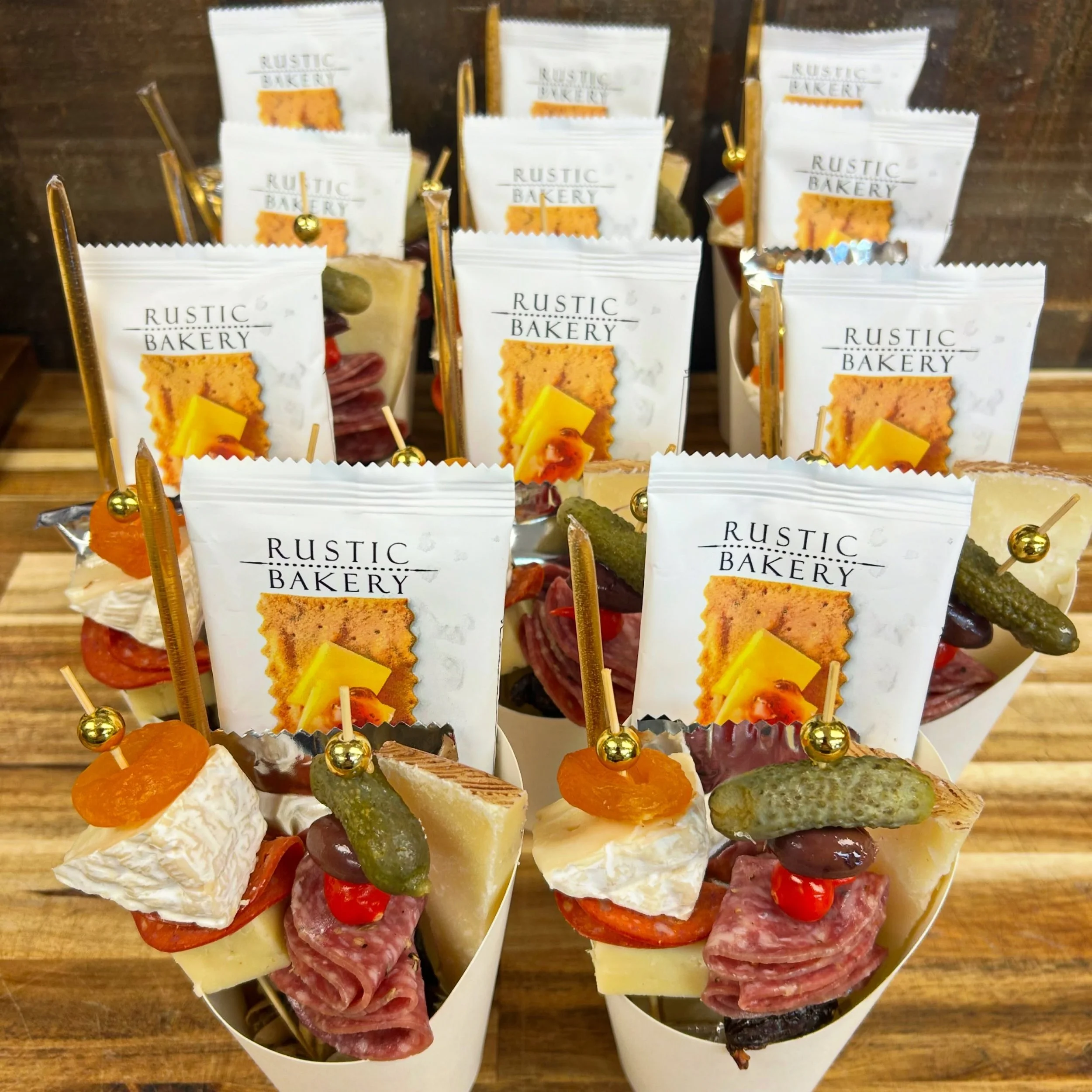 Cheese and charcuterie cups? Yes, please! 🧀