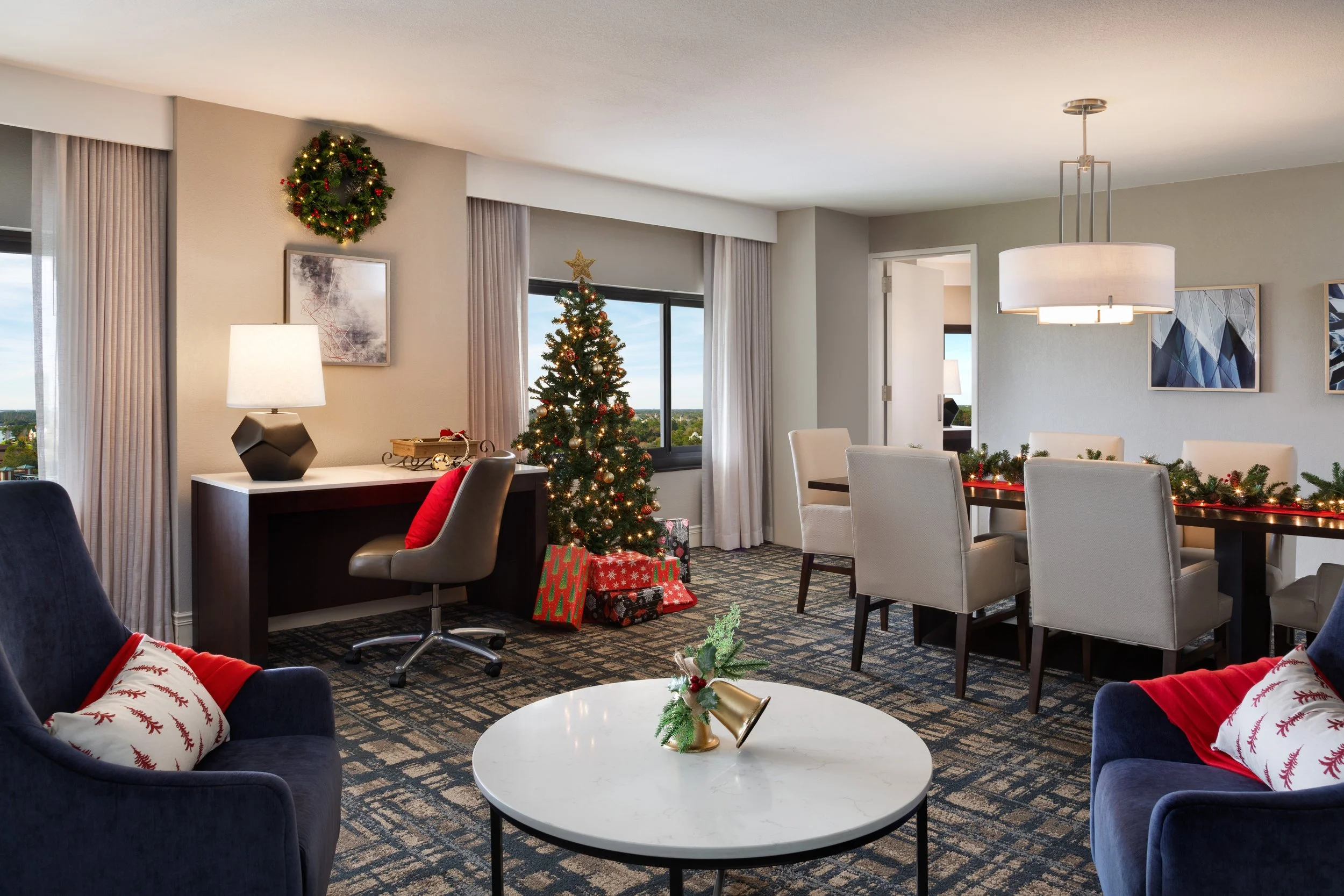 ORLDW_ Parlor_Suite_Christmas.jpg