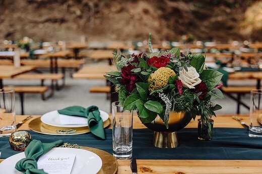 Fall wedding recap, when your bride shares their wedding pics! Still one of my favorites! @amandallopez24 asked for emerald tones without it looking like Christmas. Mission Accomplished! #weddingday #weddingflowers #fallweddings #instawedding #instab
