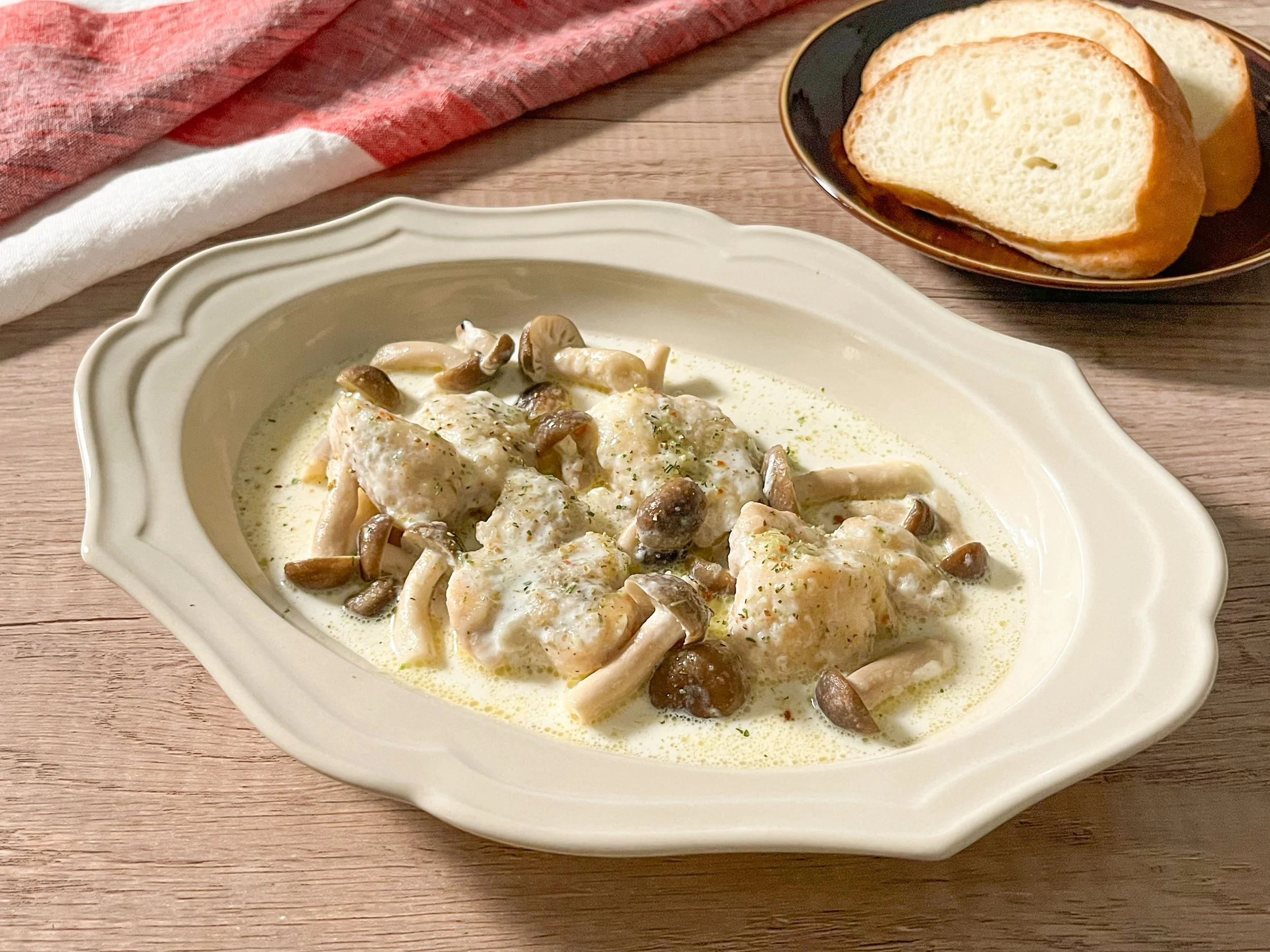S&B マジックソルトでつくる！「鶏肉ときのこのクリーム煮」 — いち