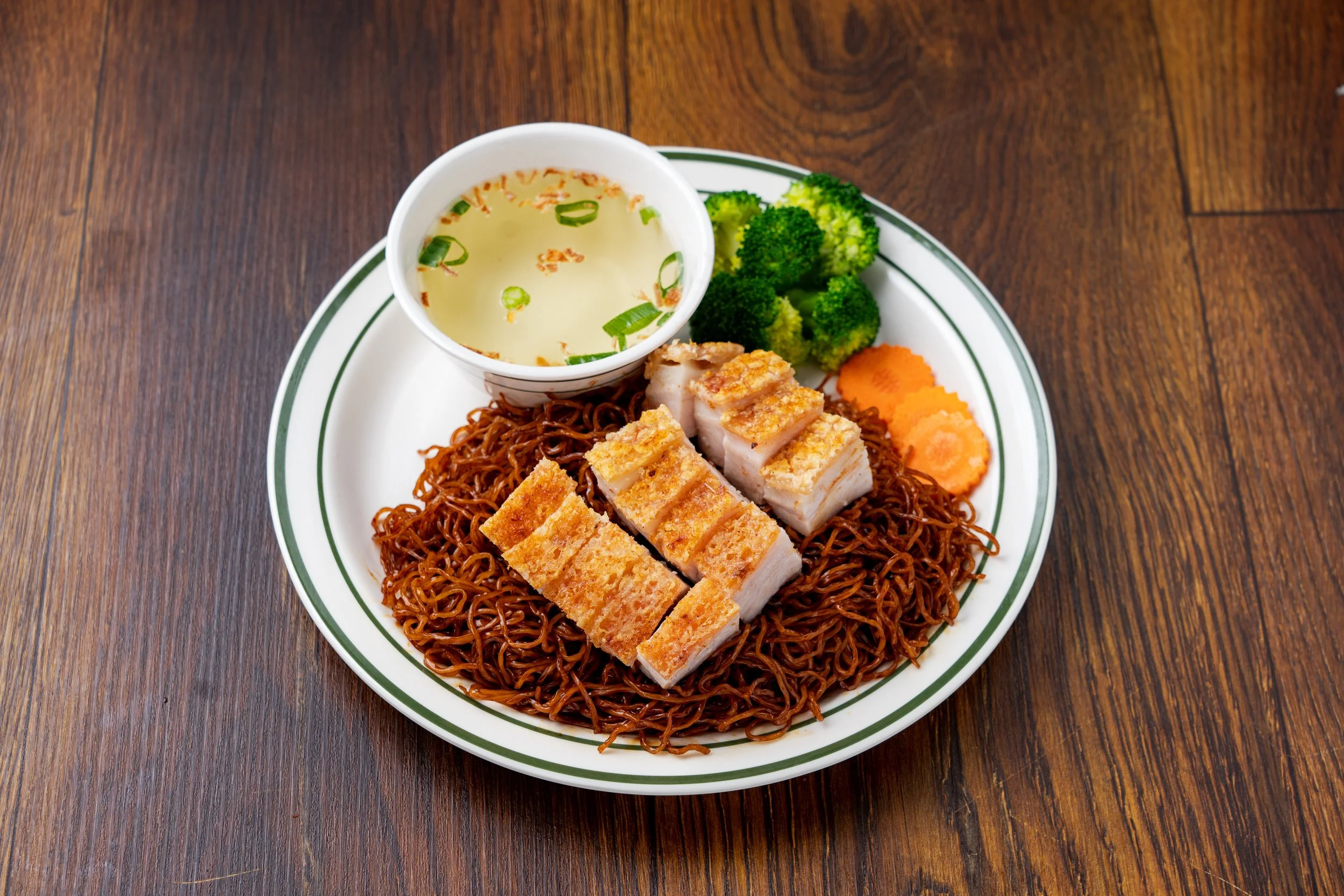 Crispy Roast Pork noodle烧肉.jpg