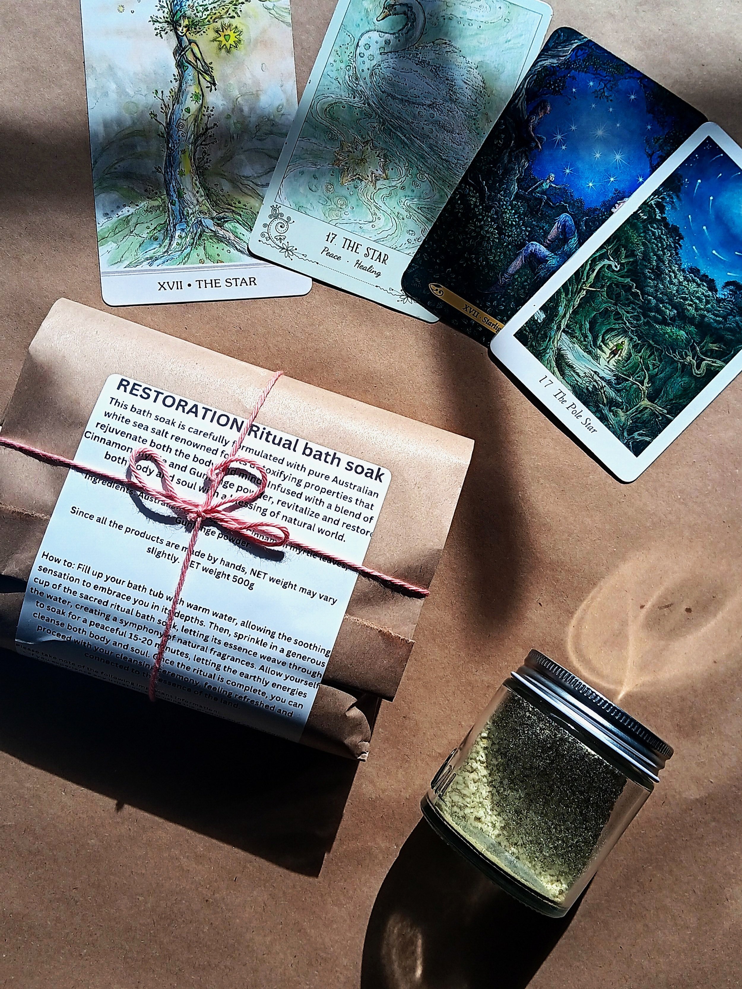 This bath soak is carefully formulated with pure Australian white sea salt renowned for its detoxifying properties that rejuvenate both the body and mind.