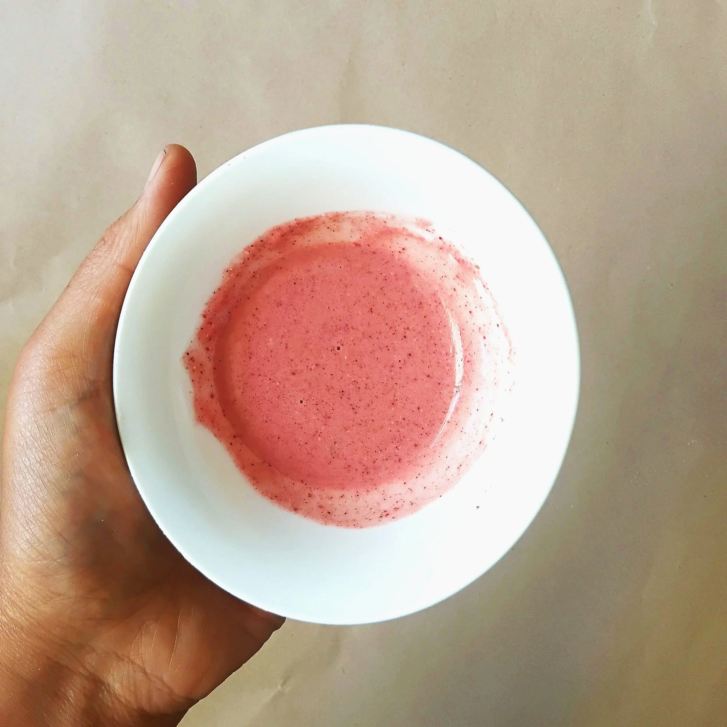 Step 4: Leave on 5–10 minutes. Do not exceed 10 minutes to avoid drying your skin.