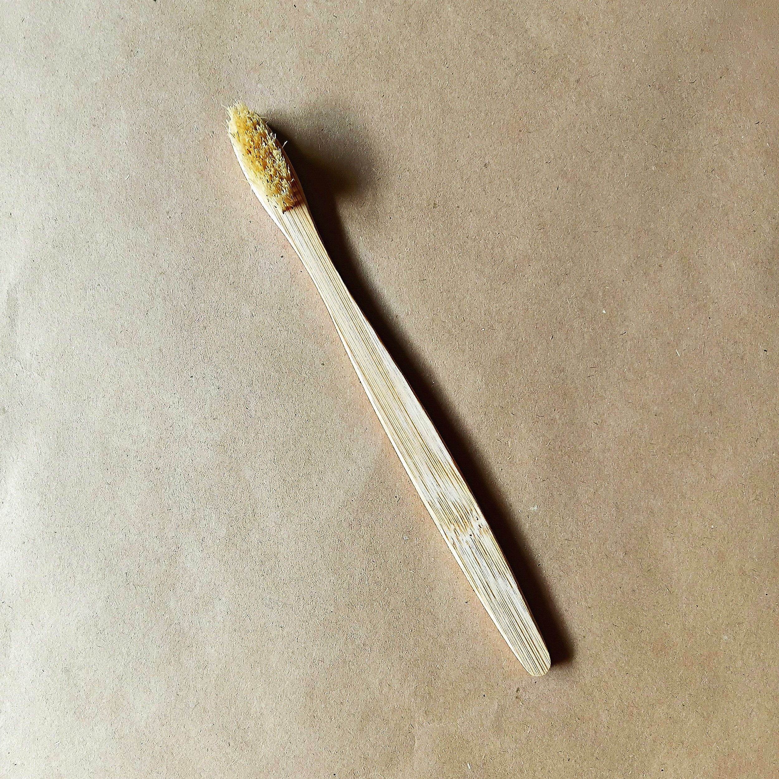Its elegant bamboo handle is stylishly designed and fully compostable, helping to significantly lessen our environmental impact as we strive to nurture our planet.