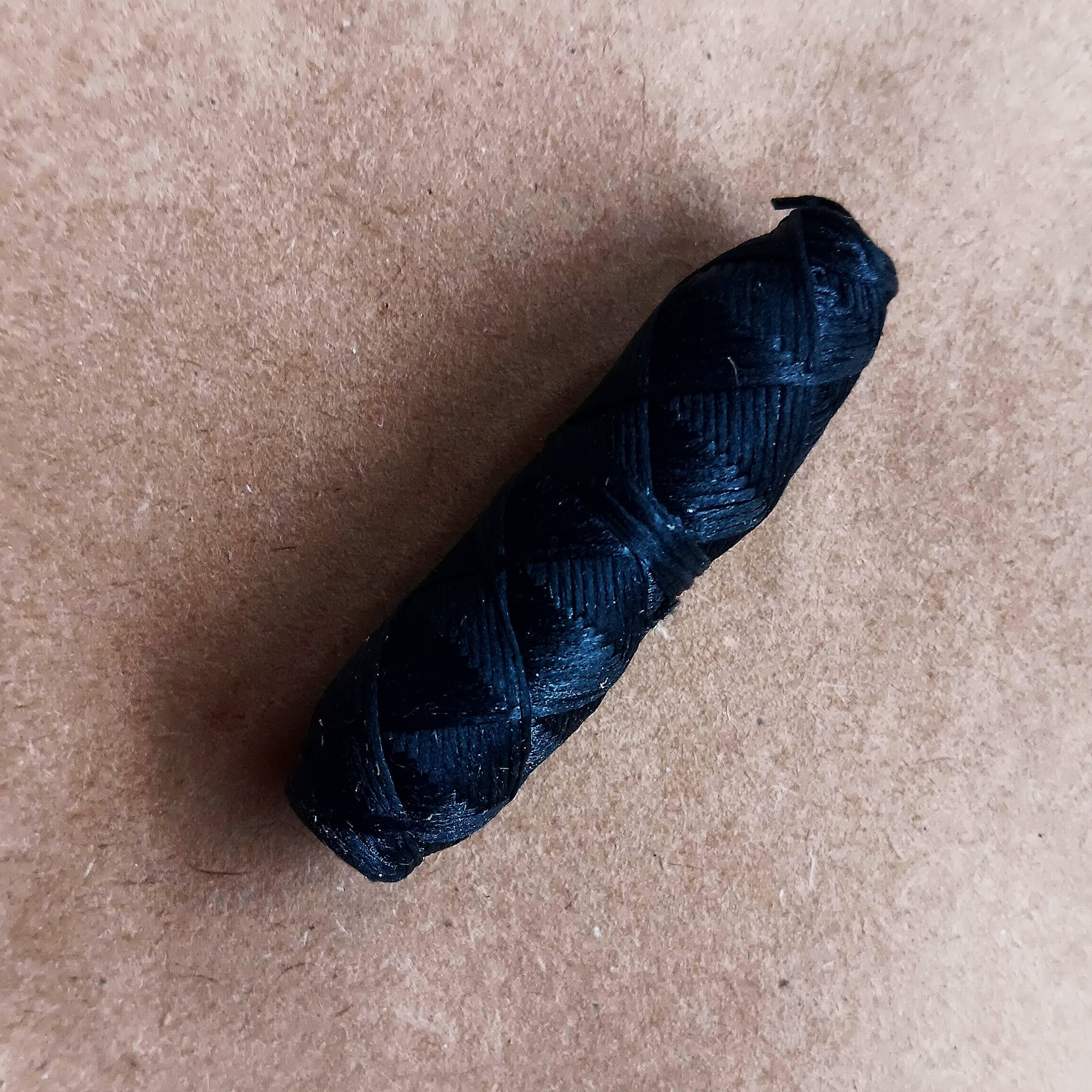 This dental floss is thoughtfully crafted from sustainable bamboo fibre, which will decompose naturally and gracefully in the environment after each use.
