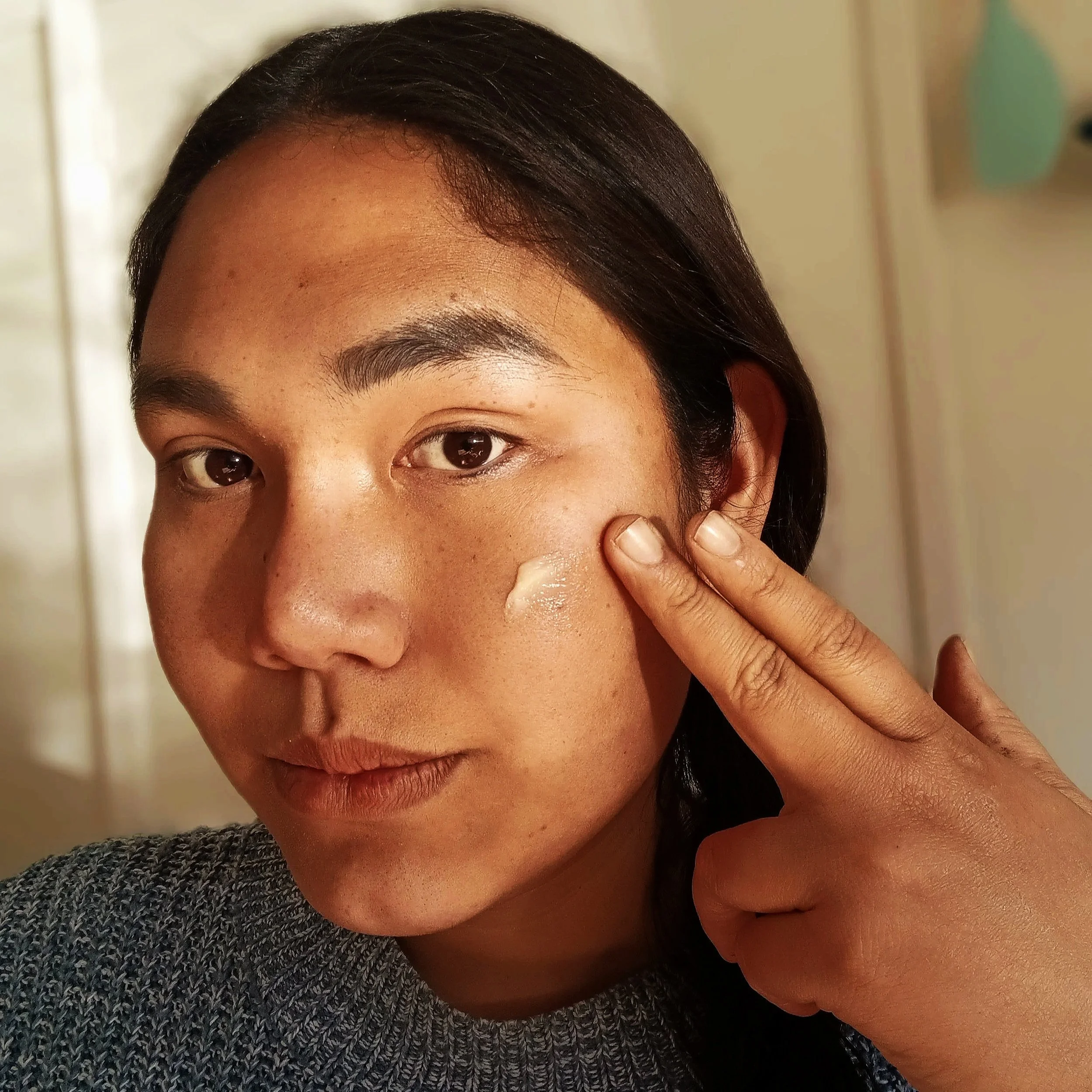 you can apply the balm as facial moisturizer, eye cream and lip balm