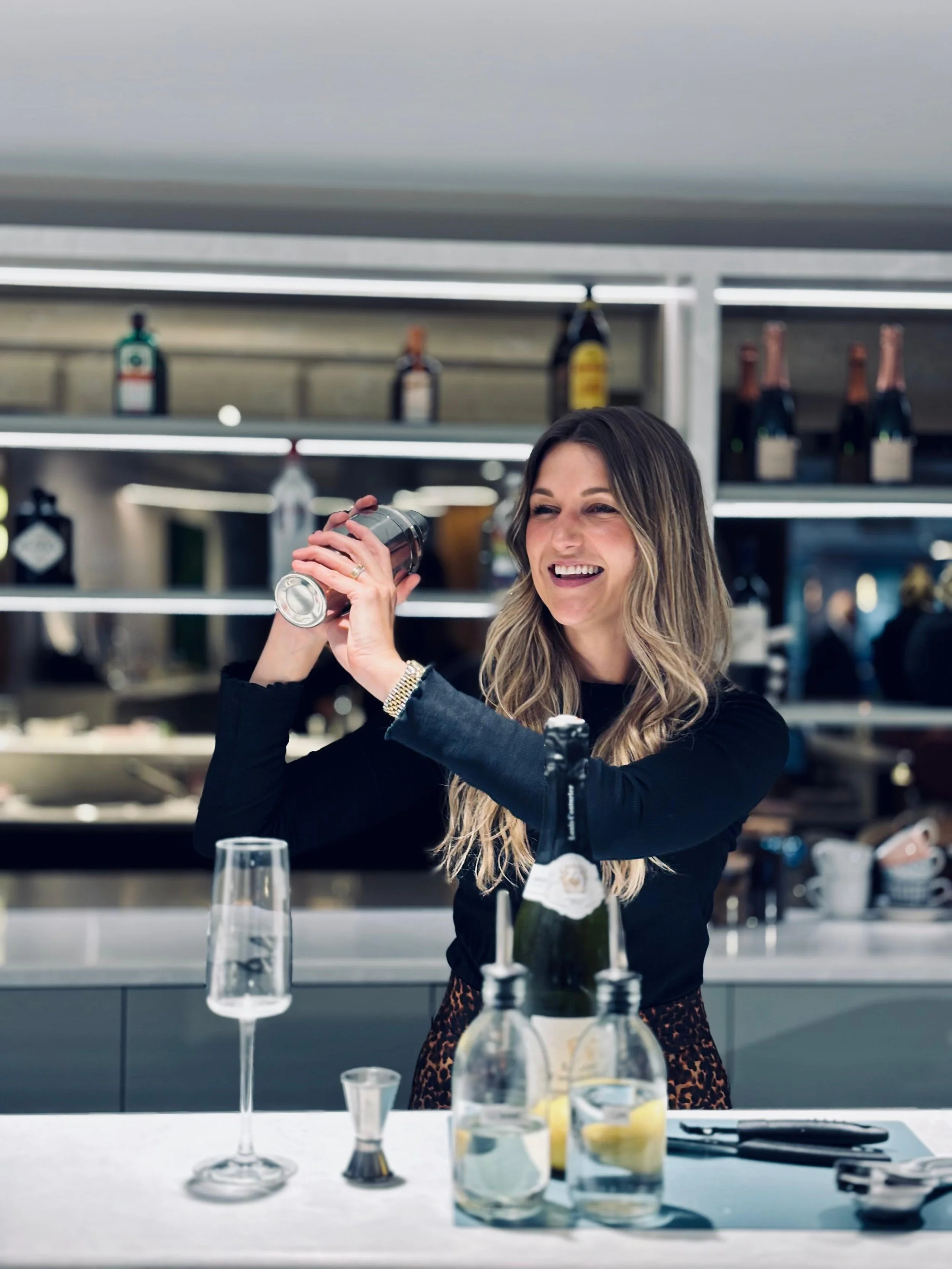   Cocktail Masterclass. 
Enjoy a cocktail masterclass where you'll be taught how to shake and make amazing cocktails with your mixologist!
 From £60pp. 
 
Browse by: Jul - Summer Parties,
Experiences: Networking,
Experiences: Tastings,
Occasion: Soci