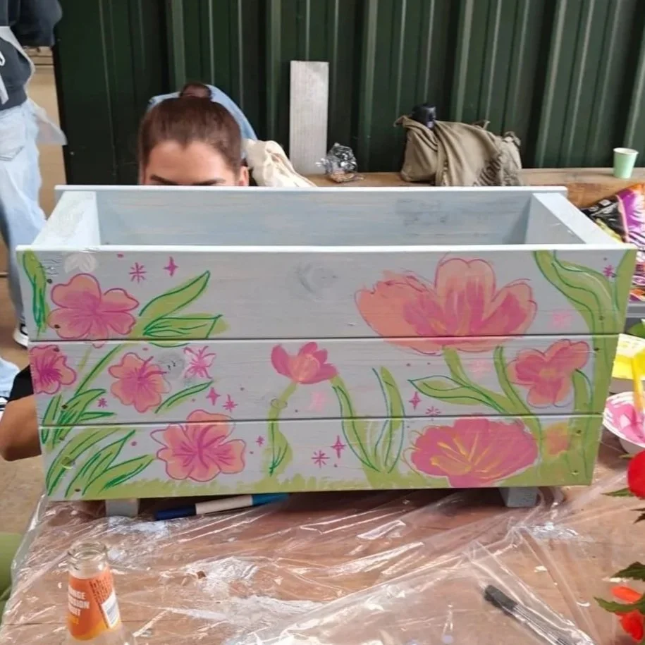  Charity Gardening Project. 
Designed for businesses committed community wellbeing, this hands-on experience brings teams together to create beautiful planters and nature inspired pieces that are then donated to charities where they continue to posit