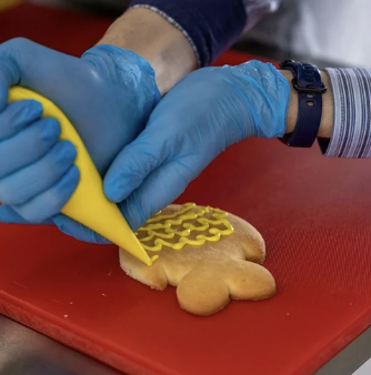  Biscuit Decorating pop-up. 
A fun, drop-in biscuit decorating station where guests can swing by at their convenience and personalise a biscuit in minutes. Perfect for busy office days or event activations, it’s flexible, engaging, and easy to enjoy.