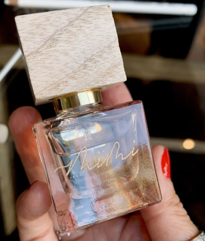  Engraving Pop-Up. 
A premium engraving station where guests can personalise items with names, dates, or designs, etched permanently onto surfaces like glass or metal. A standout activation for events and launches, offering a lasting, bespoke finish 