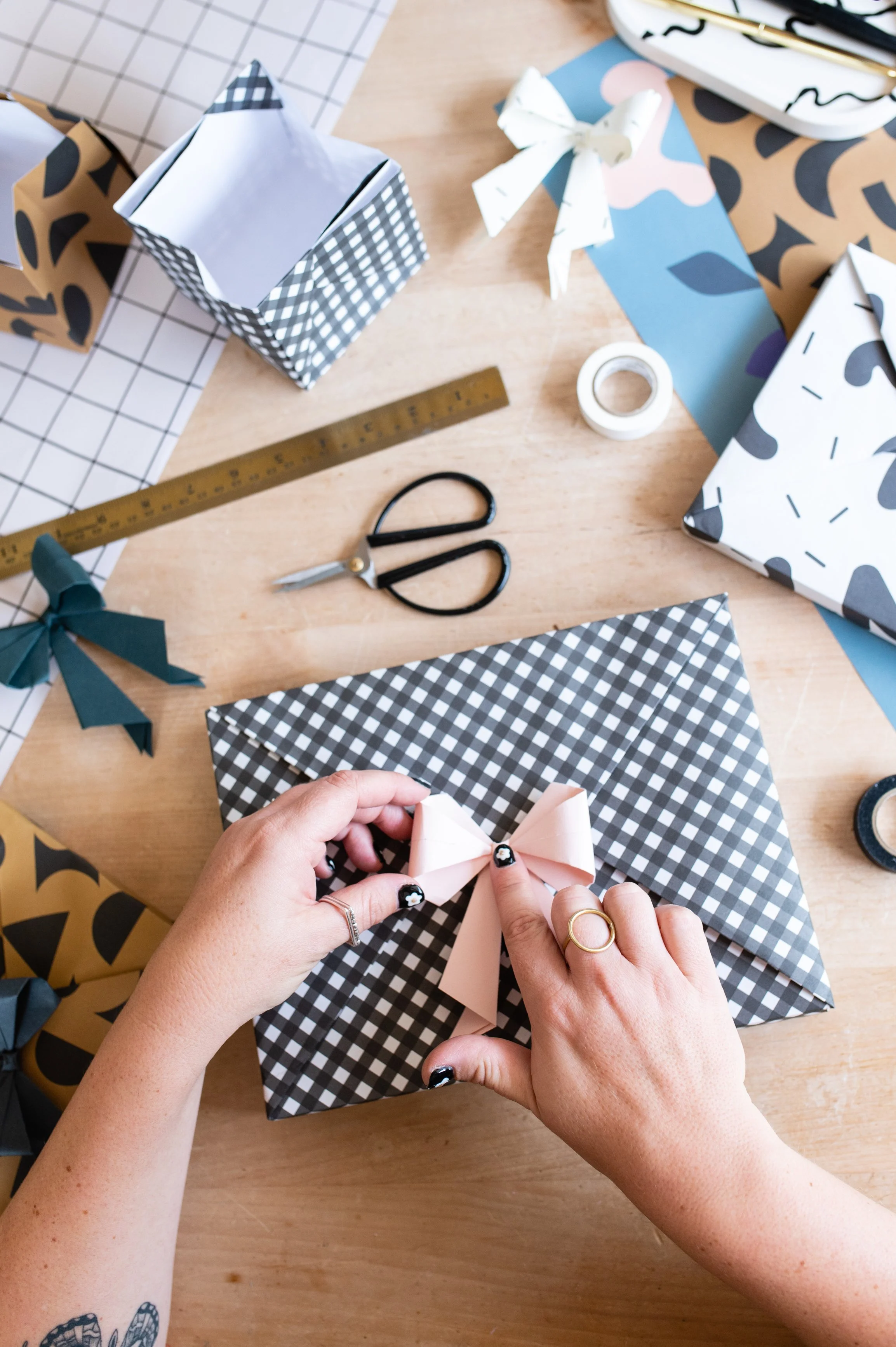  Gift Wrapping - Learn to Wrap. 
A relaxed, informal setup where guests can drop in and learn simple but effective wrapping techniques. 
 From £500. 
 
Audience: Adults,
Activity: Hands on & Creative Activity,
 