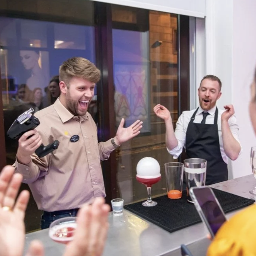  Cocktail Bar Hire. 
Bring one of our pop-up bars to your office or event to excite and entertain your team. The perfect way to deliver delicious drinks for any occasion. We do everything for you so that you can just sit back, relax and enjoy the coc