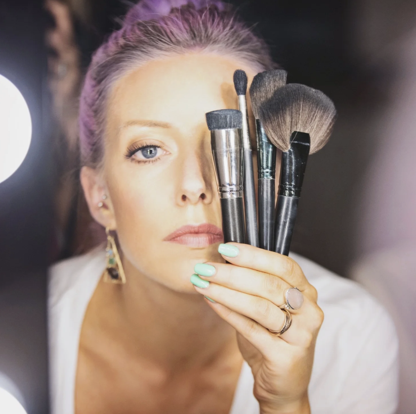  Virtual Talk:
Blurred Lines & Setting Boundaries.
 
Camilla will shine the light on your subconscious motives to find out what is REALLY motivating your actions in your work life and give you the tools to stave off stress, regain balance, and redefi