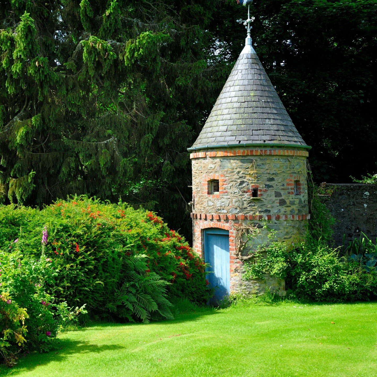 Doocots (or dovecots) are prominent features in the rural landscape of many parts of Scotland. In the 19th century such doocots were built to be generally incorporated into steadings or the gables of country houses. This is because pigeons provided a