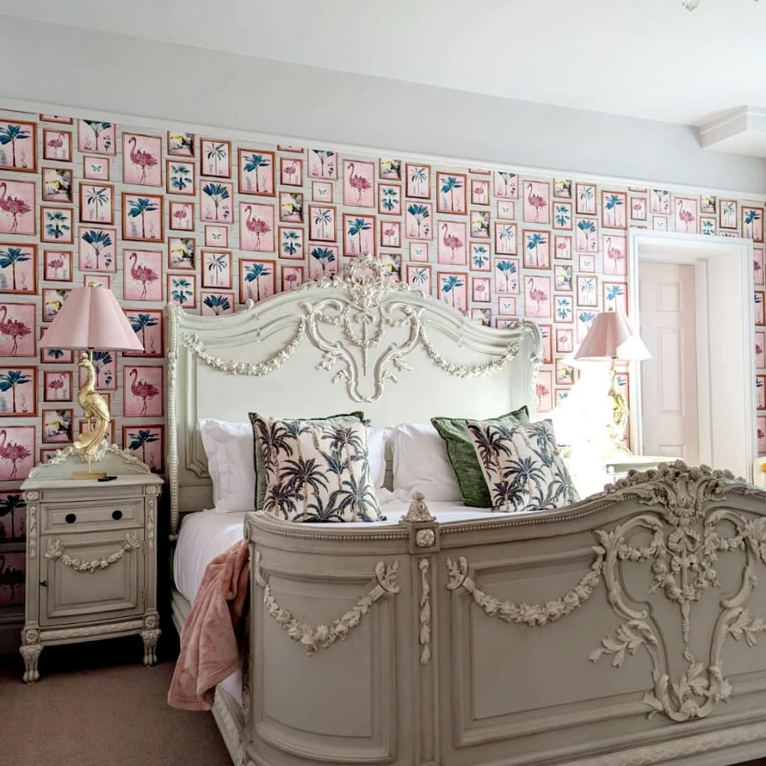 Another #ThrowbackThursday, with another stunning bedroom at @solbergehall - this room started out with a severely damaged ceiling and a small closet with severe damp issues that was furnished with cheap IKEA furniture screwed to the wall... 

After 