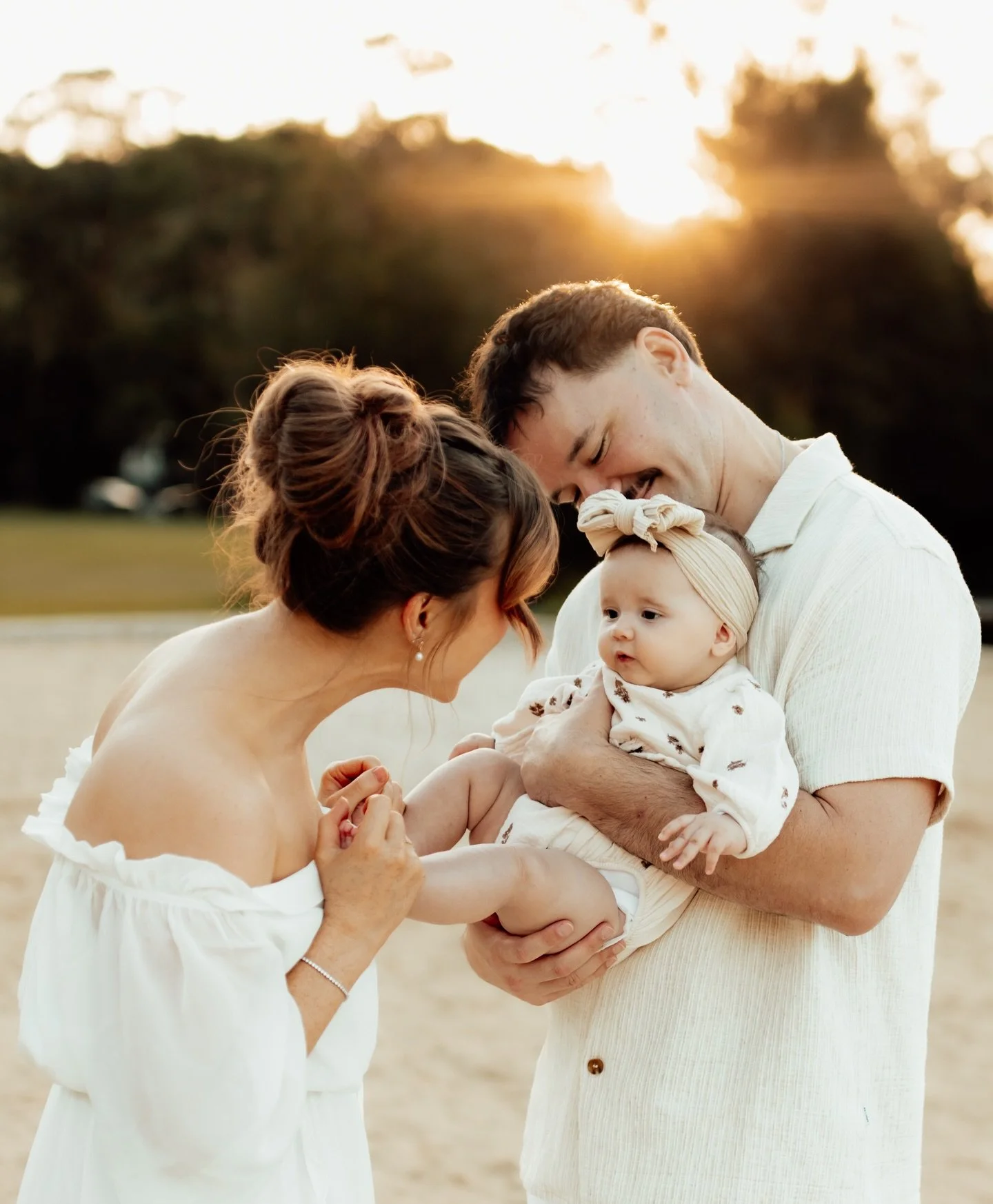 There&rsquo;s something about autumn light that just hits differently.

Softer. Warmer. Slower.

It wraps around families in the most gentle way adding that golden glow, those rich tones, and a kind of calm you can almost feel through the image.

It&