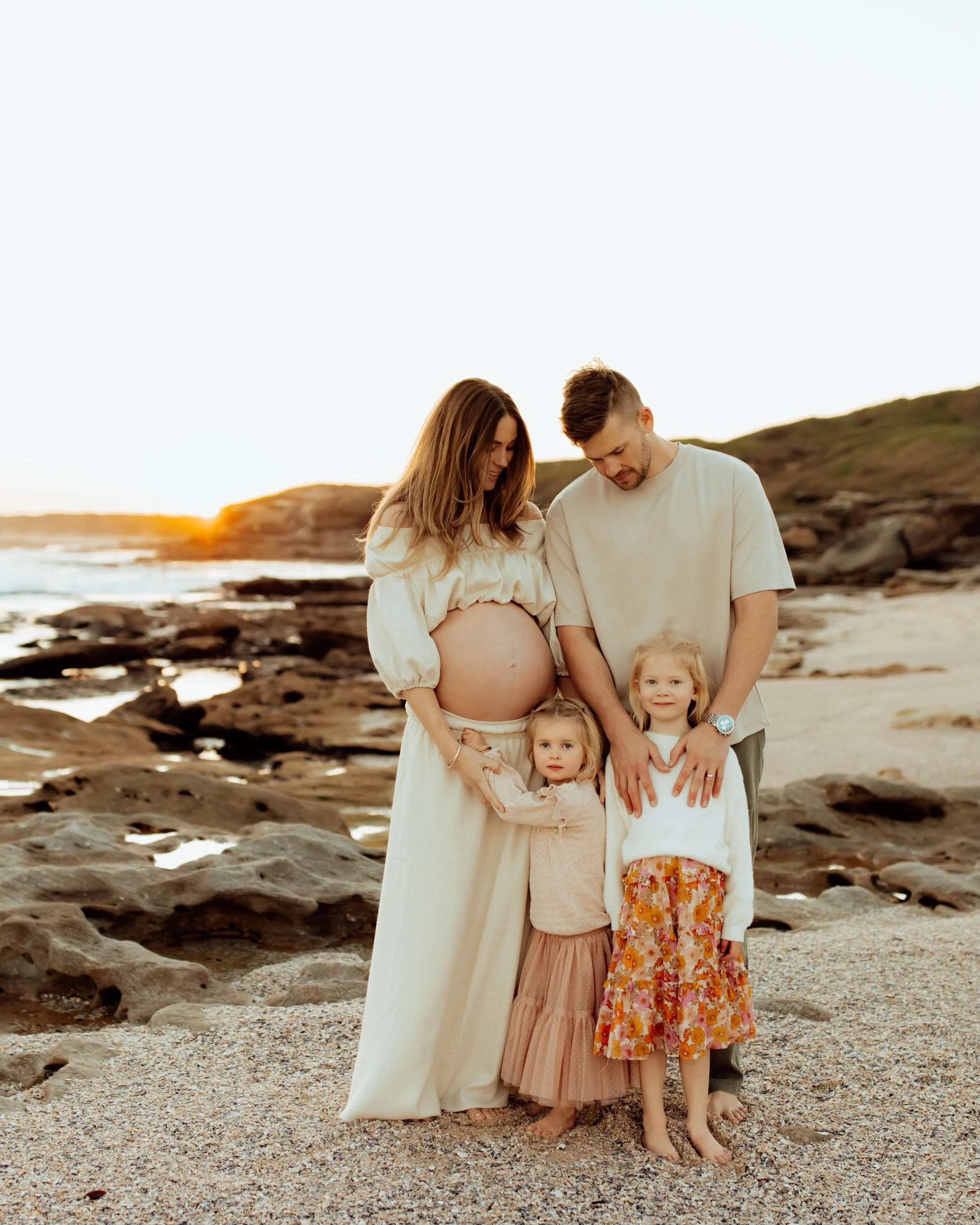 This incredibly beautiful session, that has fast become one of my favourites 💫

Pregnancy can be hard. It can feel long and exhausting, and there are days when your body no longer feels entirely your own. But photographs have a way of holding onto t