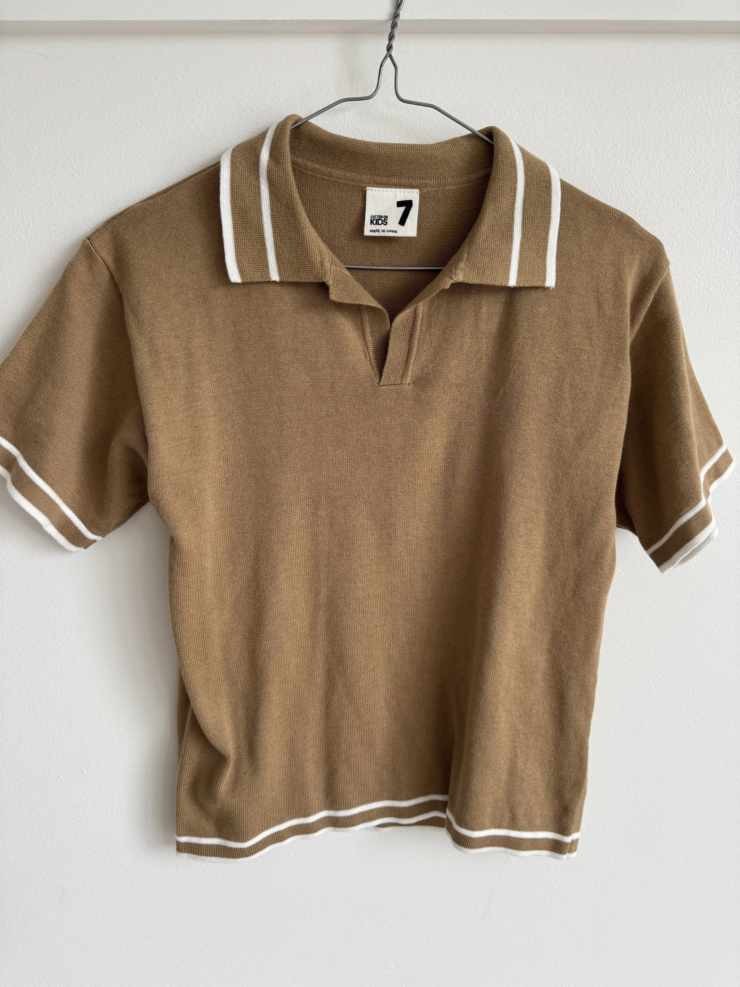 Item 402 - Brown Knitted T-shirt - SIZE 4 & 7 
