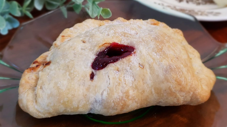 Tin roof bistro, a food truck Salem, Oregon serving speciality Italian dishes, pastries and desserts.
