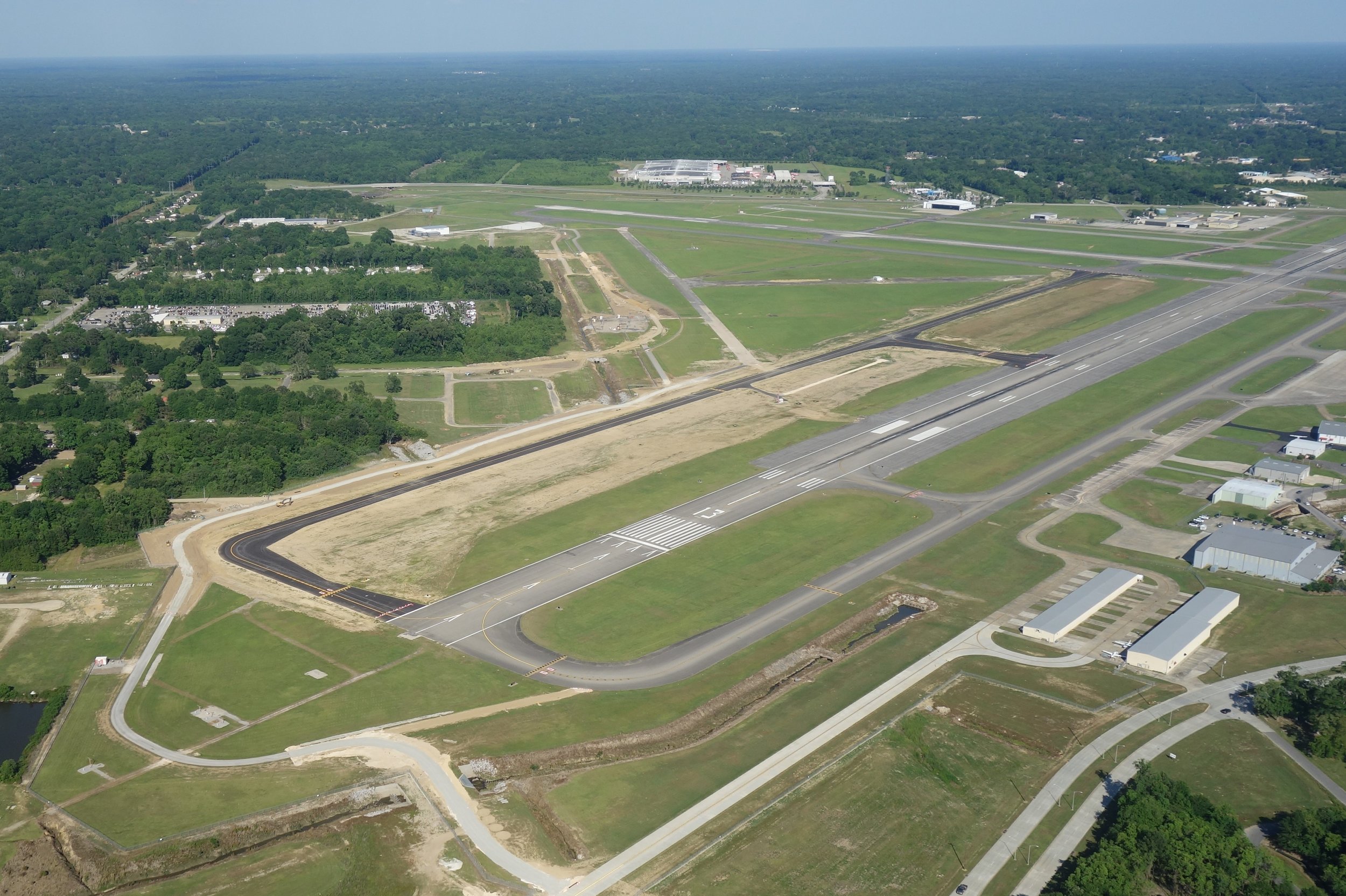 Taxiway Airport - 2.JPG