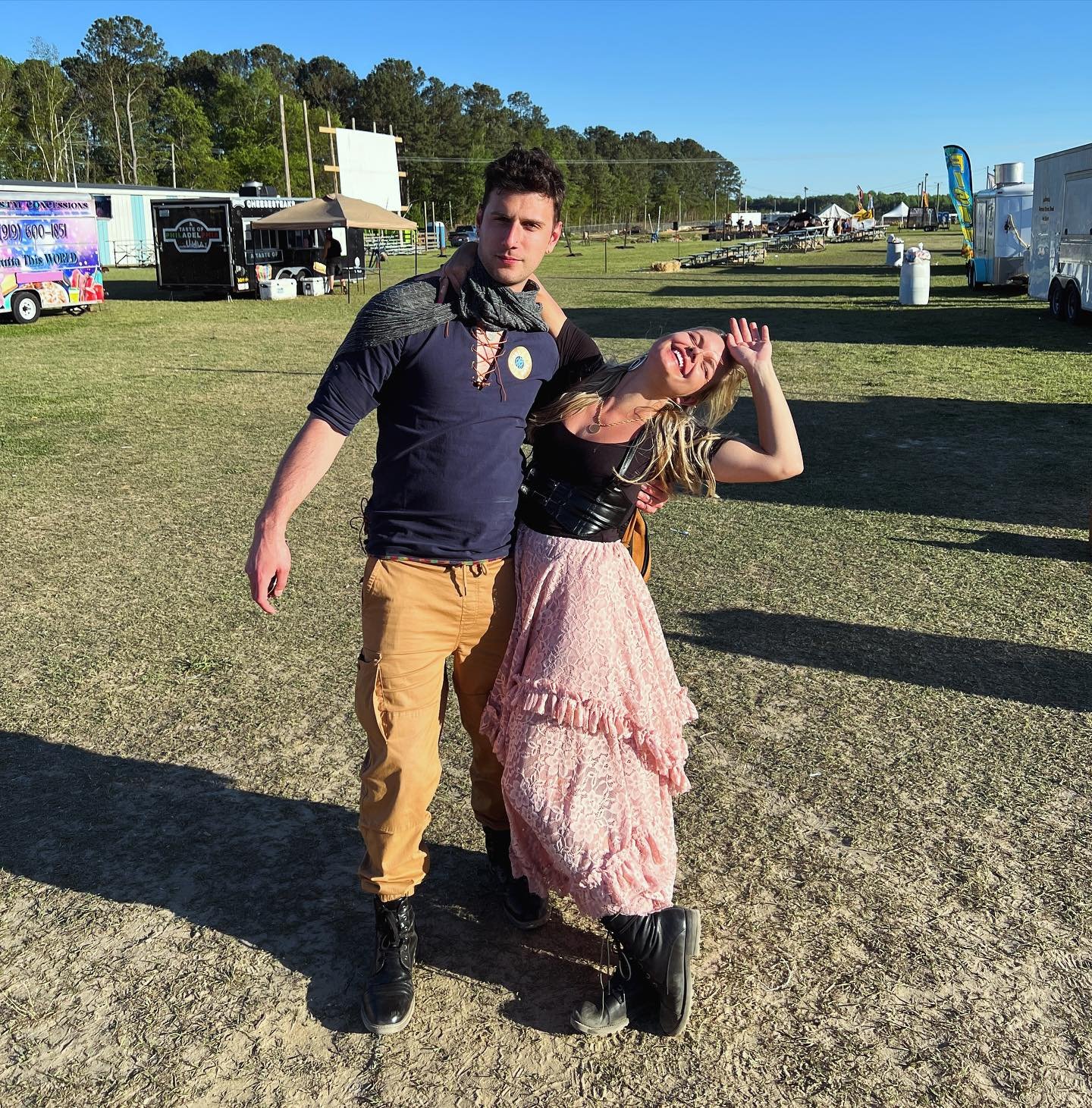 Just a couple nerds at a renn faire dropping into your feed to say hi 🧙🧚&zwj;♀️✨

#nerds #rennfaire #altpop #musicians