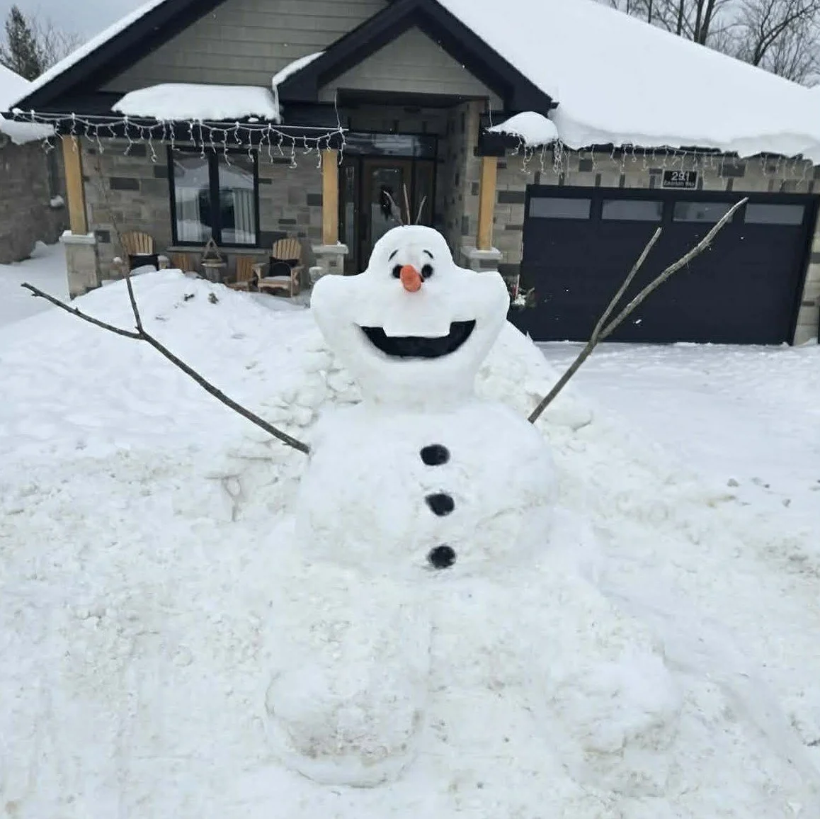 Snow bale Frazzlefest sculpture conrtest