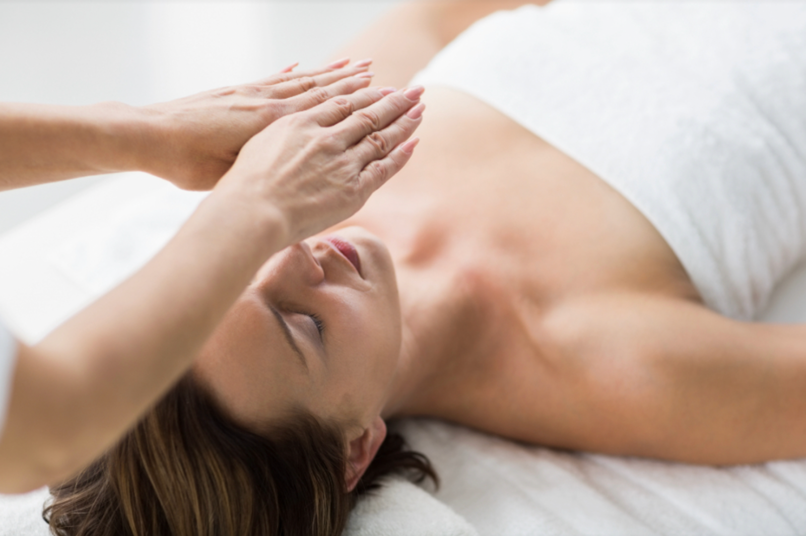 Benefits of Reiki and Red Light Therapy