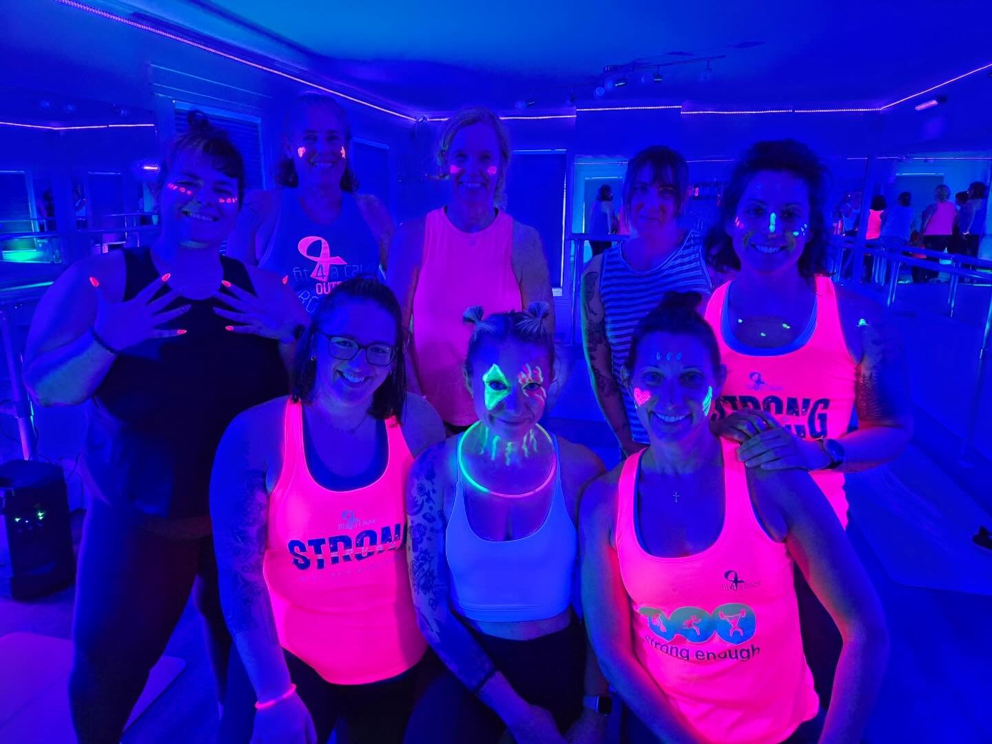 Look at these glowing beauties from last week&rsquo;s Twist &amp; Tone Neon Glow with Alyssa! 🤩🤩

Did you miss it or just aching for a lil&rsquo; extra? Limited spaces are still left for Sarah&rsquo;s Knotty Body Heated Glow this Friday at 6:30 p.m
