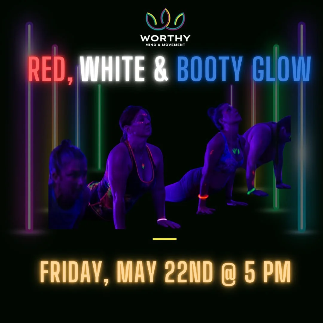 ⭐️ Time change! ⭐️ You can now join Renee at 5 p.m. THIS Friday for a holiday weekend kick-off like no other!

We will break out the glow paint and booty bands for a Worthy workout sesh underneath the blacklights. 

Book your booty burn 🍑 via Momenc