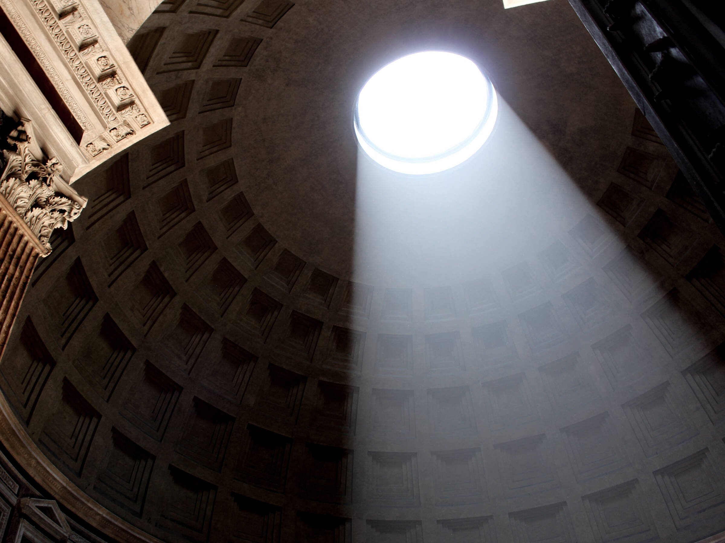 Pantheon-Occoulu-Angle.jpg